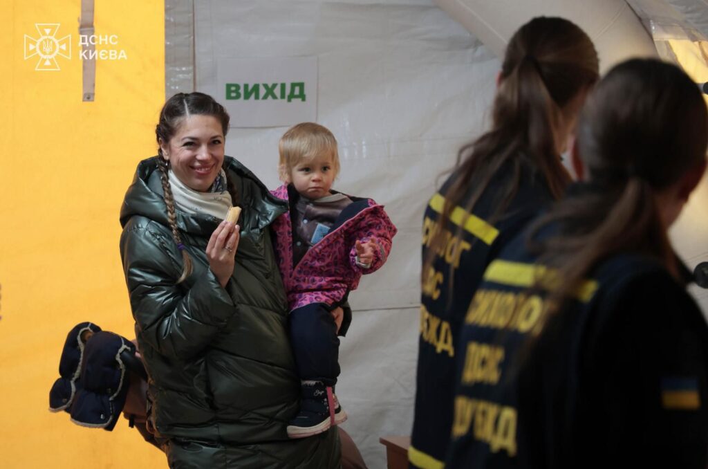 28 тисяч киян звернулися за психологічною допомогою в пунктах незламності ДСНС 28 тисяч киян звернулися за психологічною допомогою в пунктах незламності ДСНС