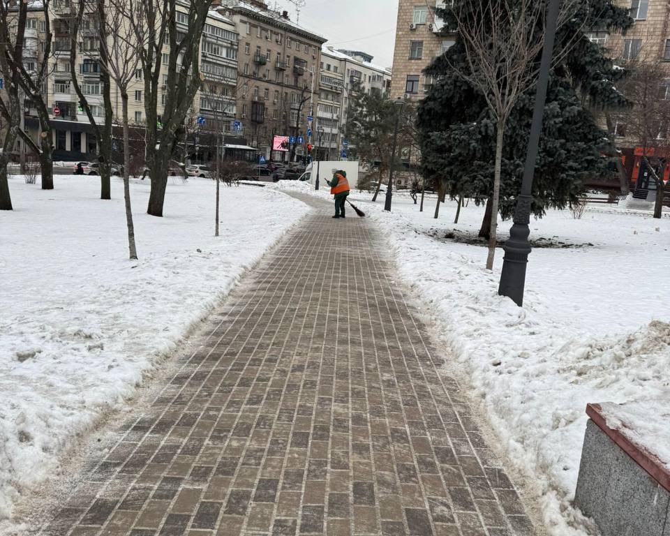 358 одиниць техніки чистять Київ і Київщину від снігу