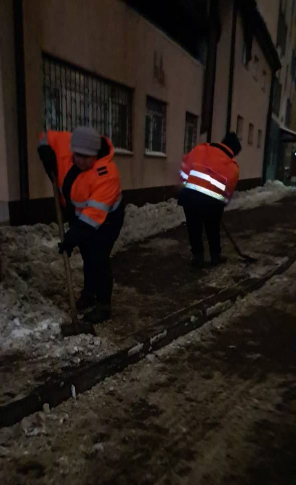 У Києві 105 машин «Київавтодору» очищують вулиці від снігу та ожеледиці