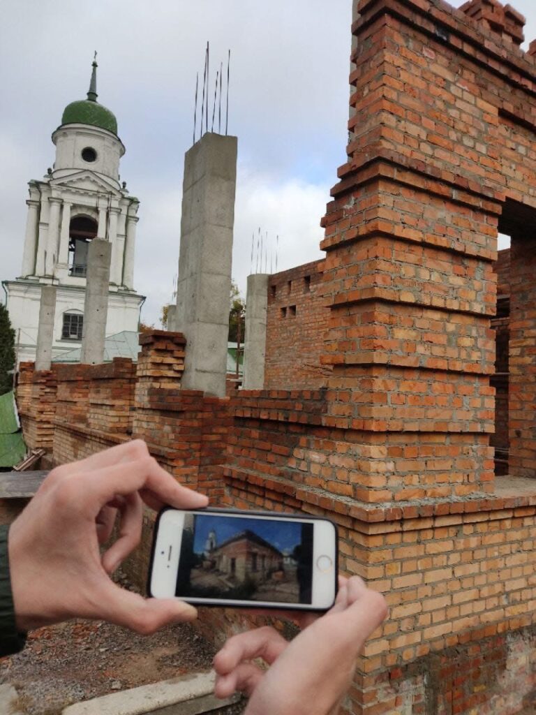 У Києві судитимуть чиновника за руйнування Будинку Артинова