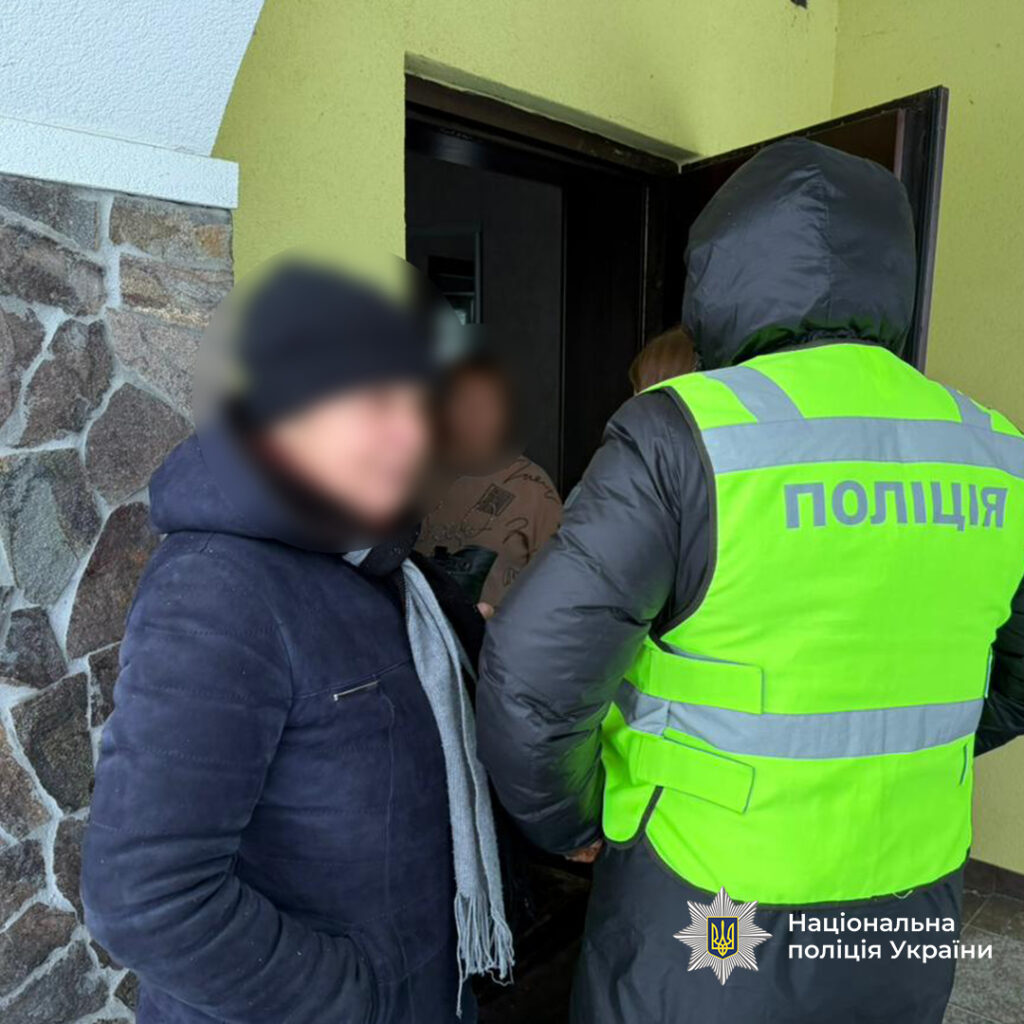 У депо «Дарниця» викрили групу, яка зливала пальне з тепловозів У депо «Дарниця» викрили групу, яка зливала пальне з тепловозів