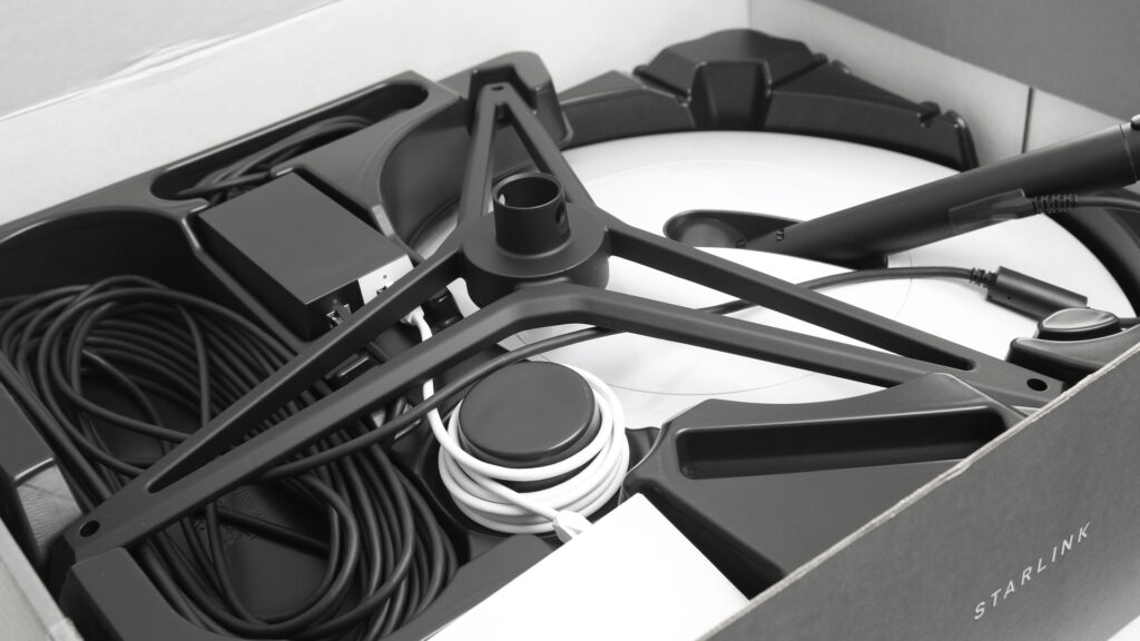 Користувацький термінал Starlink