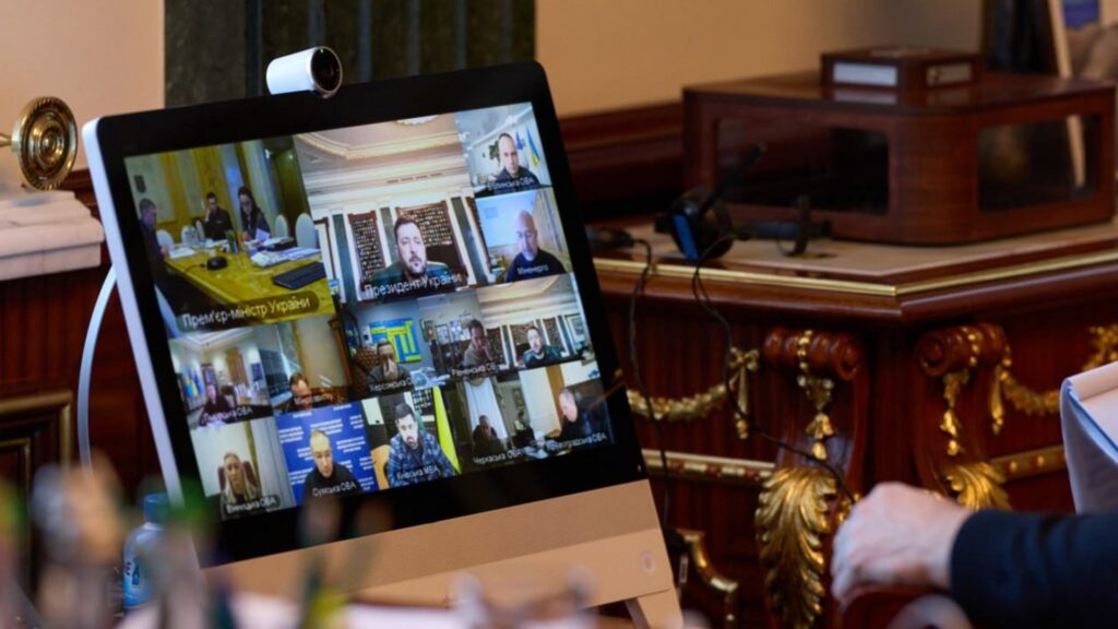 Понад 1400 будинків Києва залишаються без опалення — Зеленський