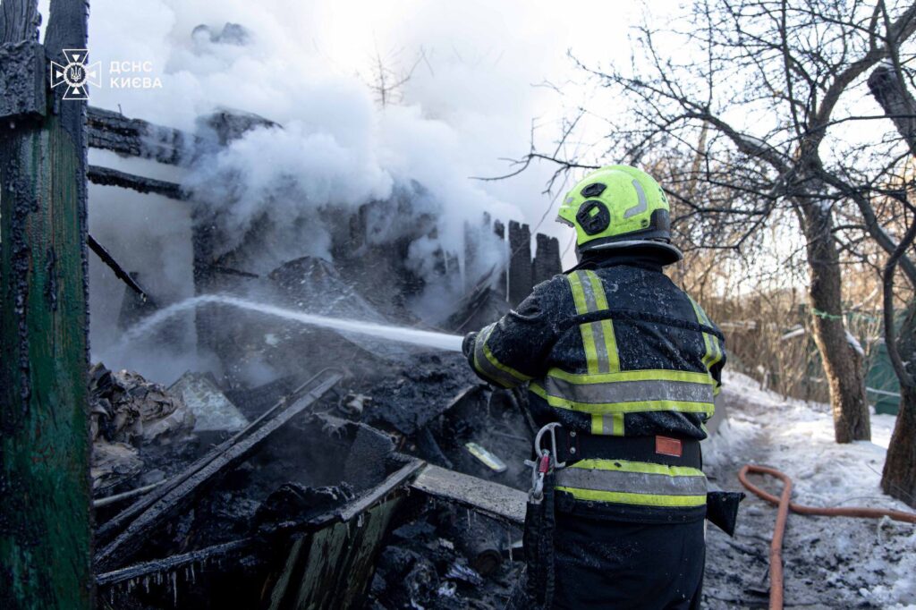Пожежа на Солом'янці: двоє жінок отримали опіки Пожежа на Солом'янці: двоє жінок отримали опіки