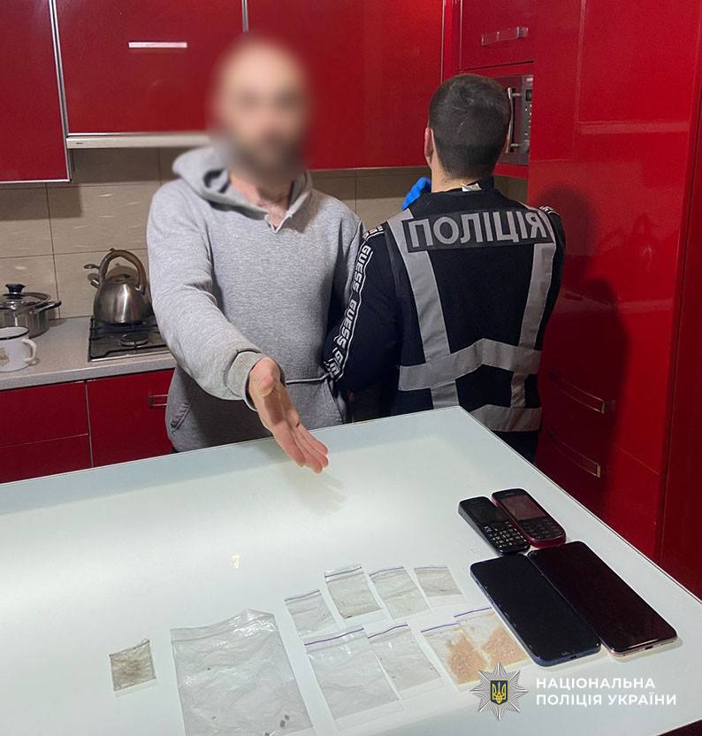 У Києві до суду відправили 10 наркоторговців