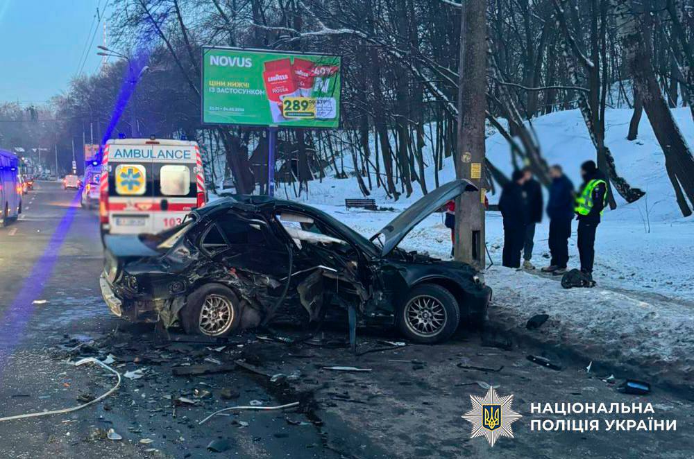 На Стеценка BMW виїхав на зустрічну смугу, 19-річна пасажирка загинула