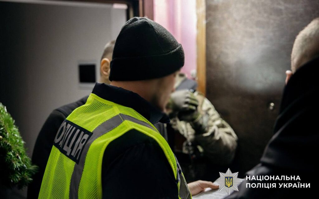 Схему легалізації 500 іноземців через фіктивні фірми розкрили у Києві