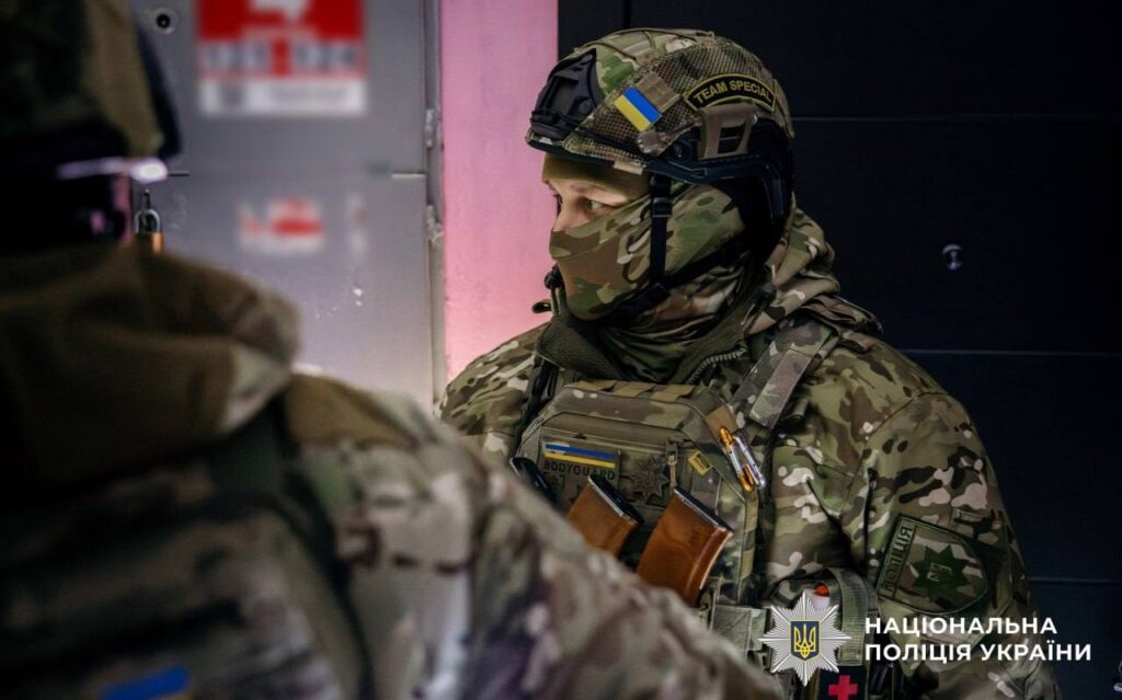 Схему легалізації 500 іноземців через фіктивні фірми розкрили у Києві