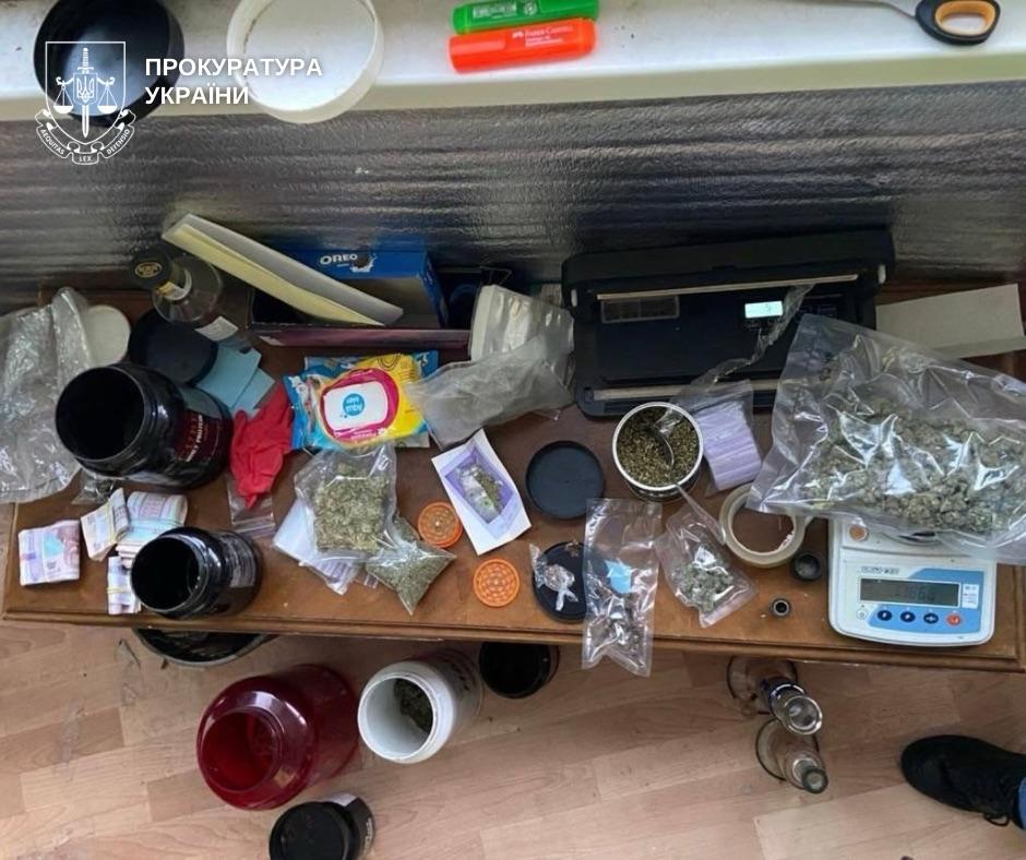 Наркобізнес під виглядом стоматології: у Києві судитимуть 5 осіб