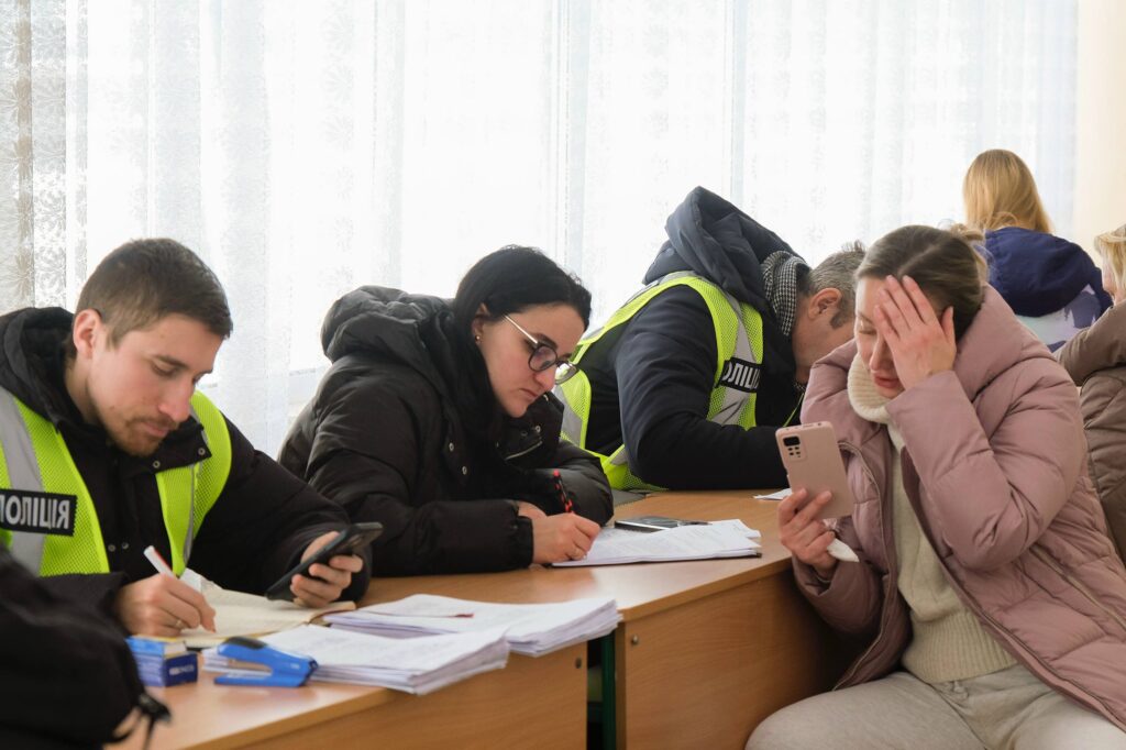Понад 400 вікон: як Солом'янка долає наслідки атаки