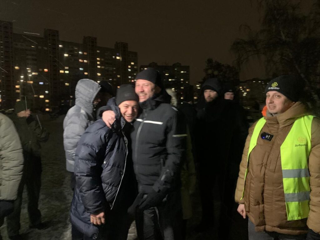 Очільник МЗС Естонії відкрив пункт незламності в Деснянському районі Очільник МЗС Естонії відкрив пункт незламності в Деснянському районі