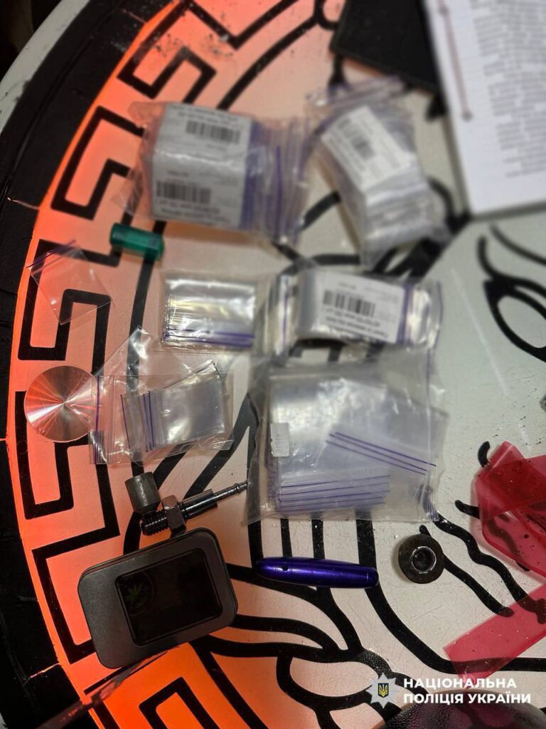 На Солом'янці затримали наркодилера з непогашеною судимістю