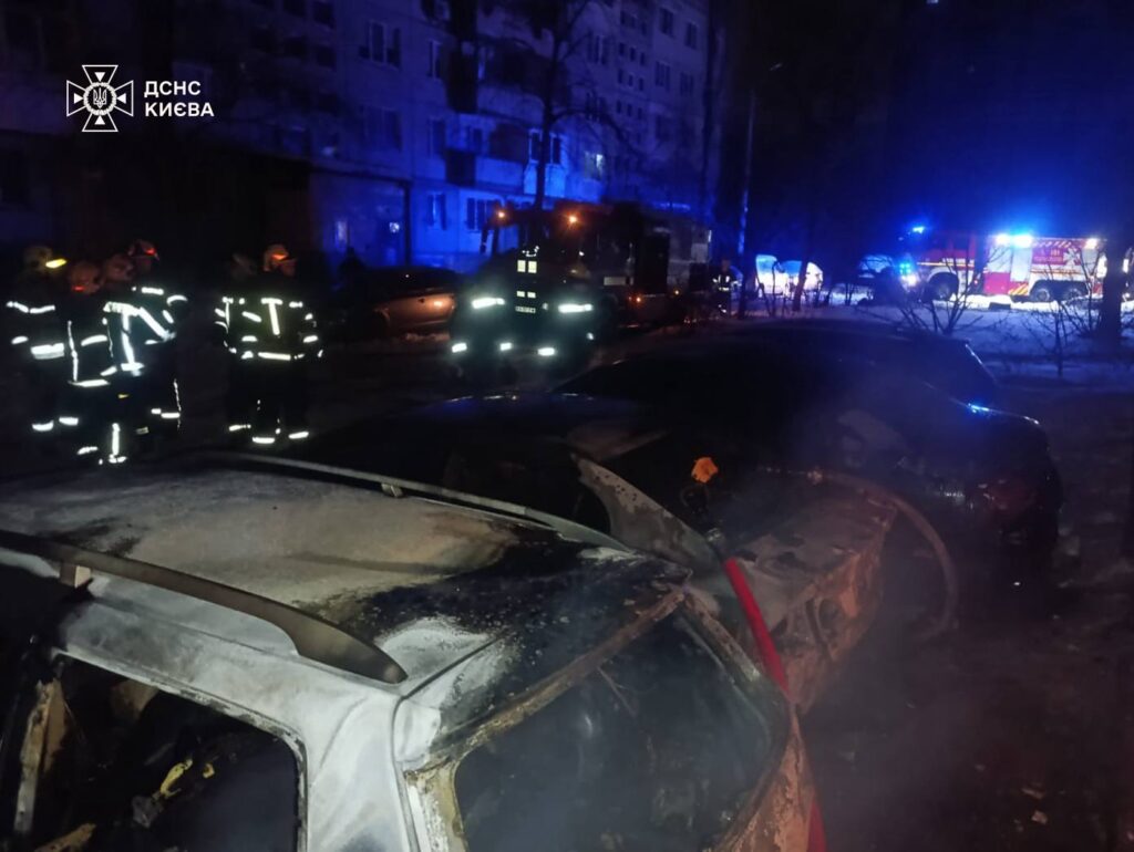 На Оболоні ліквідували пожежу у трансформаторній підстанції На Оболоні ліквідували пожежу у трансформаторній підстанції