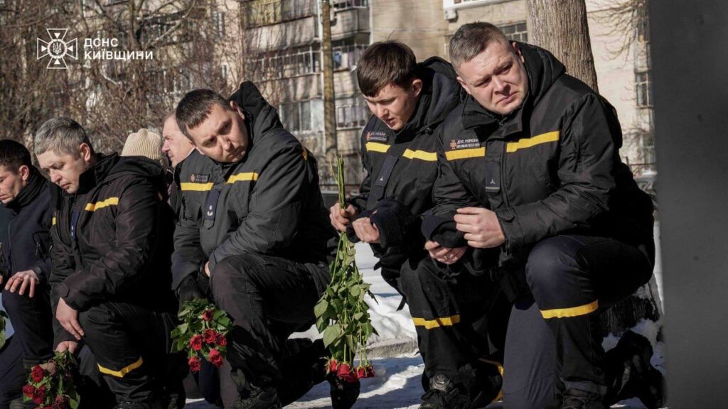 Сьогодні поховали Михайла Проценко — рятувальника, що загинув під час ліквідації наслідків атаки РФ