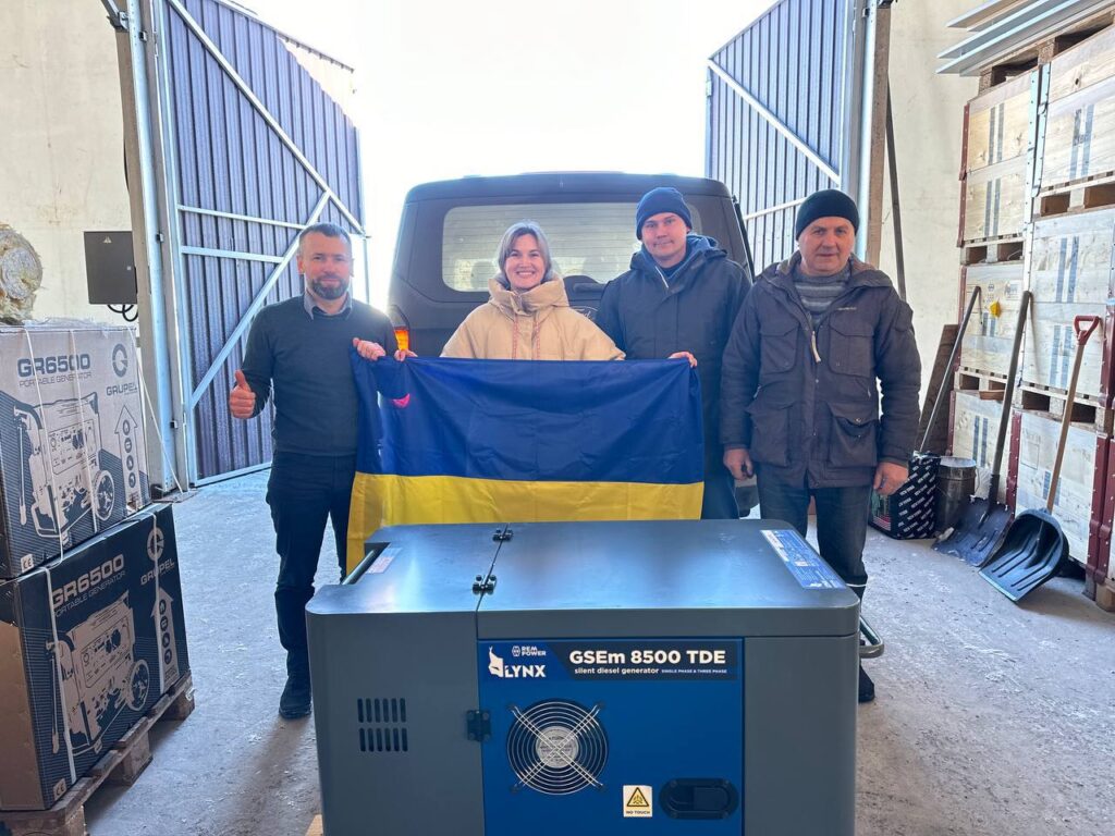 Світло з Македонії: Бучанська громада отримала генератор Світло з Македонії: Бучанська громада отримала генератор