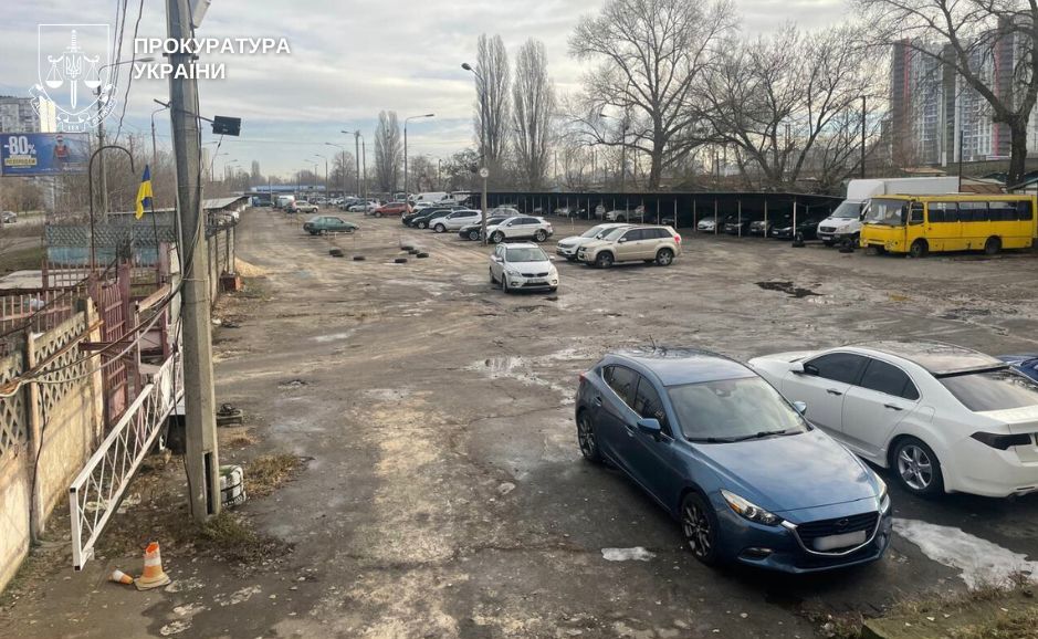 У Дніпровському районі через суд зупинили захоплення 5 гектарів землі У Дніпровському районі через суд зупинили захоплення 5 гектарів землі