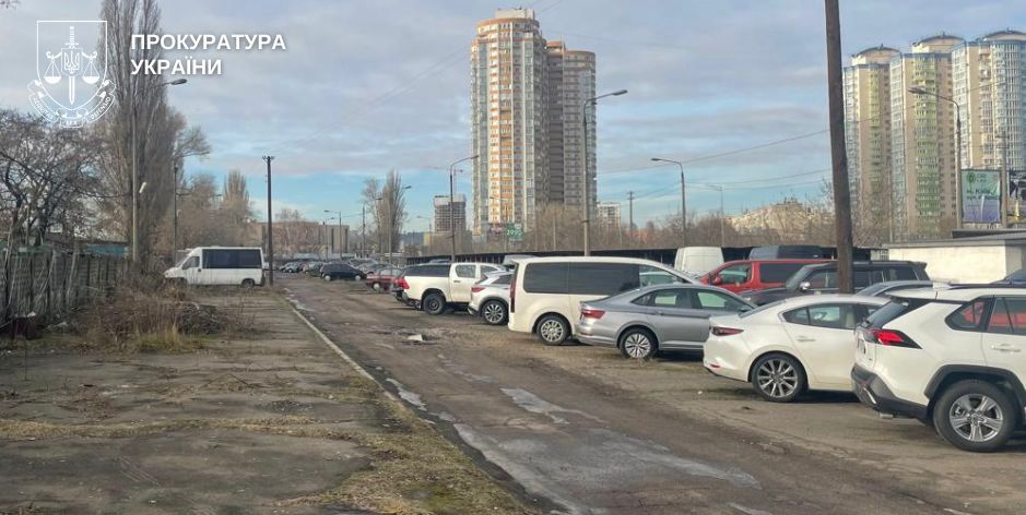 У Дніпровському районі через суд зупинили захоплення 5 гектарів землі У Дніпровському районі через суд зупинили захоплення 5 гектарів землі