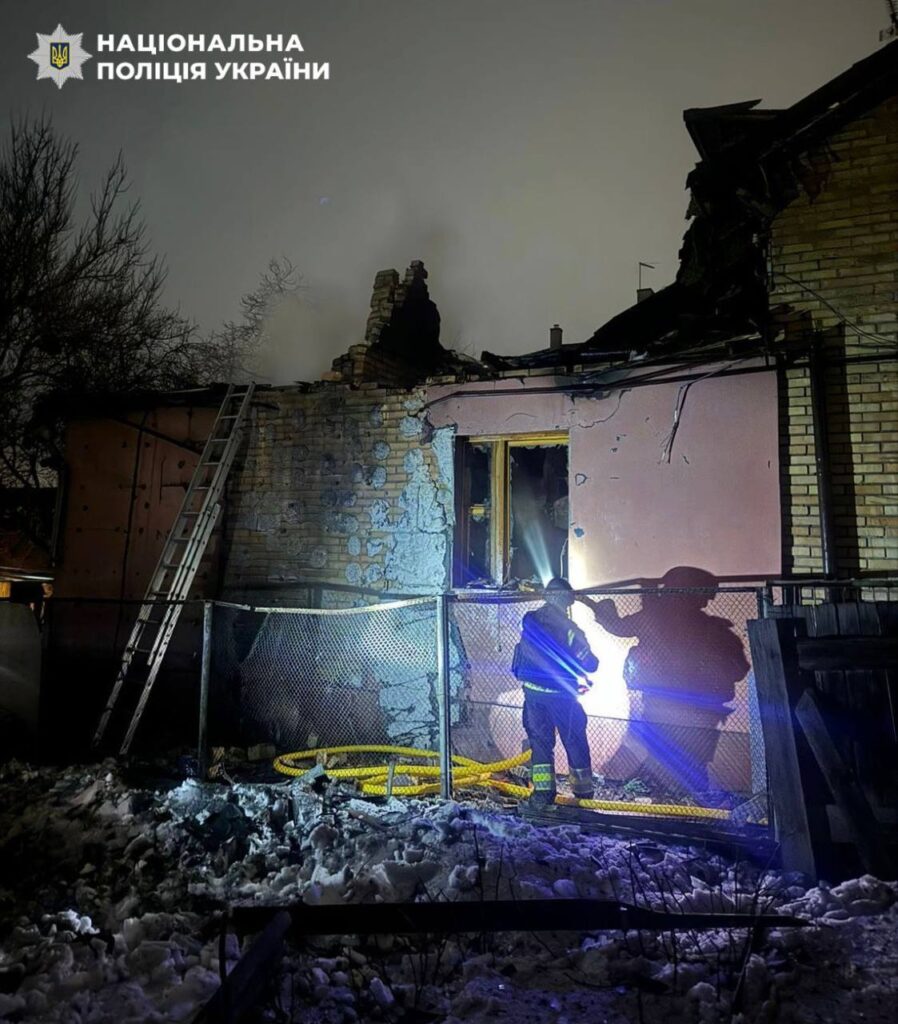 Обстріл Києва: пожежі й пошкодження у трьох районах, постраждалих немає Обстріл Києва: пожежі й пошкодження у трьох районах, постраждалих немає