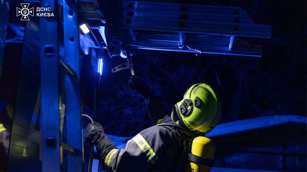 Пожежа на Подолі: горіли кіоски, є потерпілий з опіками