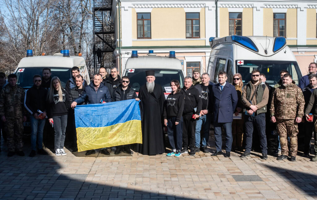 Промова заступника міністра під час передачі автівок