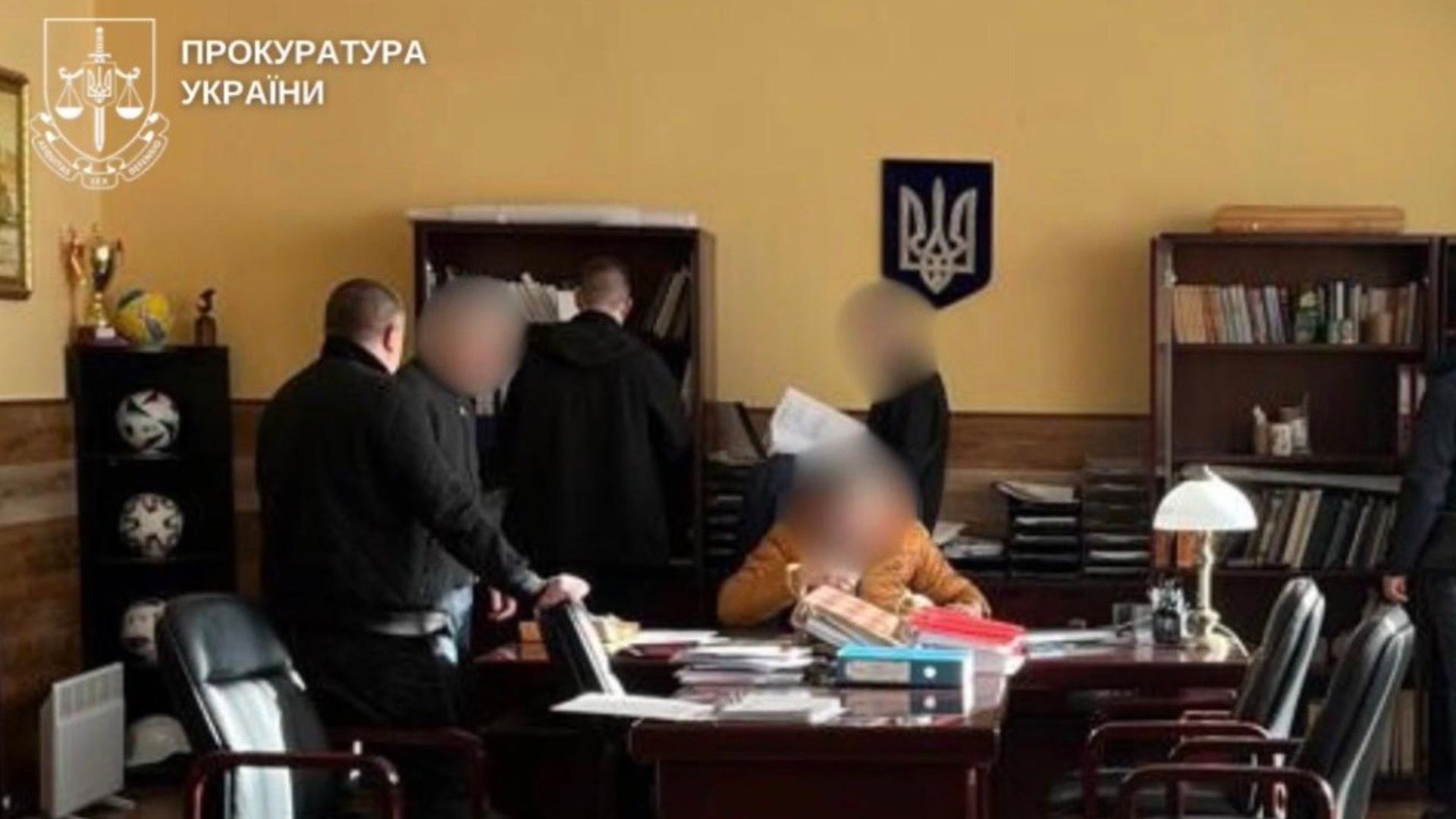 Правоохоронці затримали керівників інституту містобудування за фіктивне бронювання від мобілізації за $4000