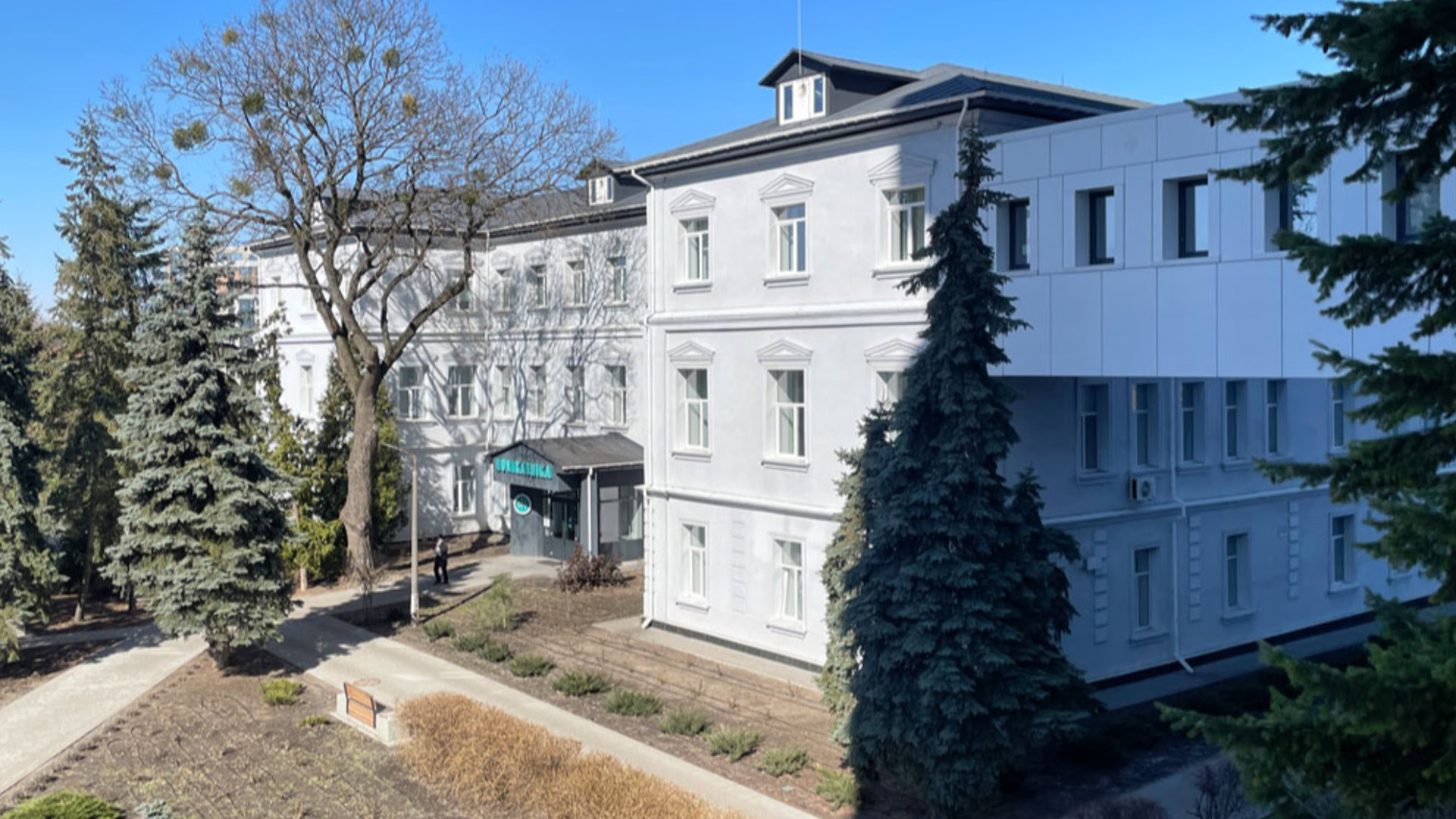 Будівля колишньої лікарні Київської духовної семінарії на Вознесенському узвозі, 22 у Києві