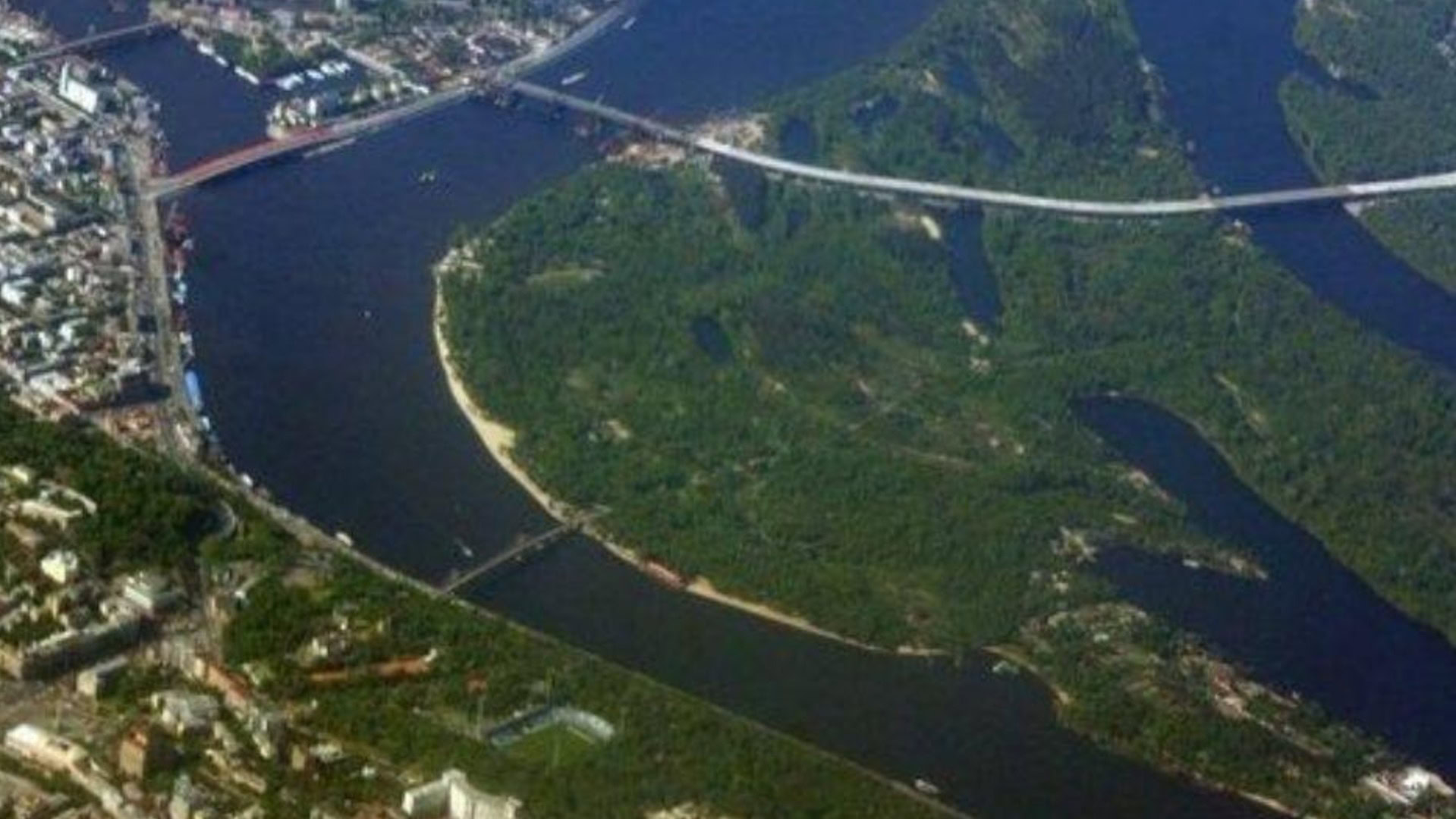 У Києві судитимуть організатора схеми переправлення за кордон за €13 500 Київська міська прокуратура подала позови до суду щодо заповідання Труханового острова та Вирлиці