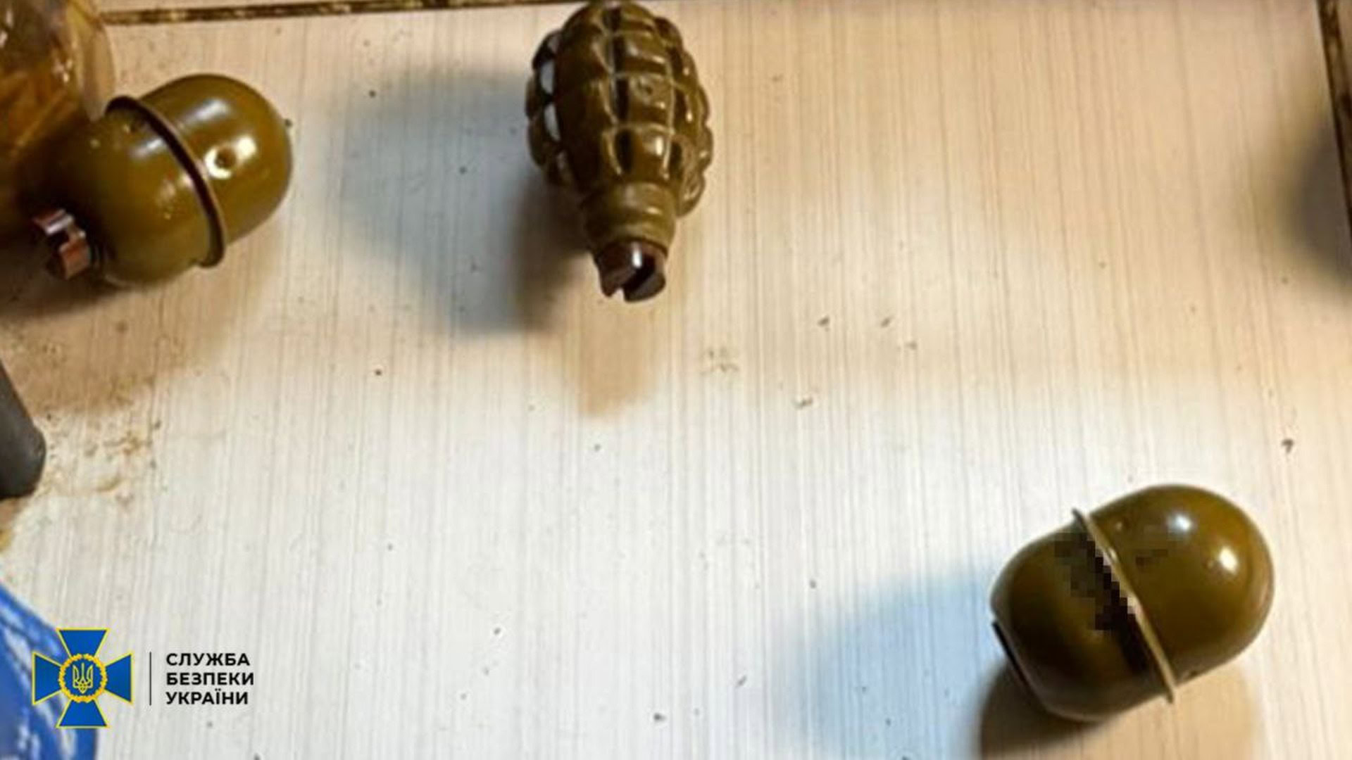 Вилучені бойові гранати — речові докази у справі про підготовку подвійного теракту в Києві, затримання агента Росії СБУ