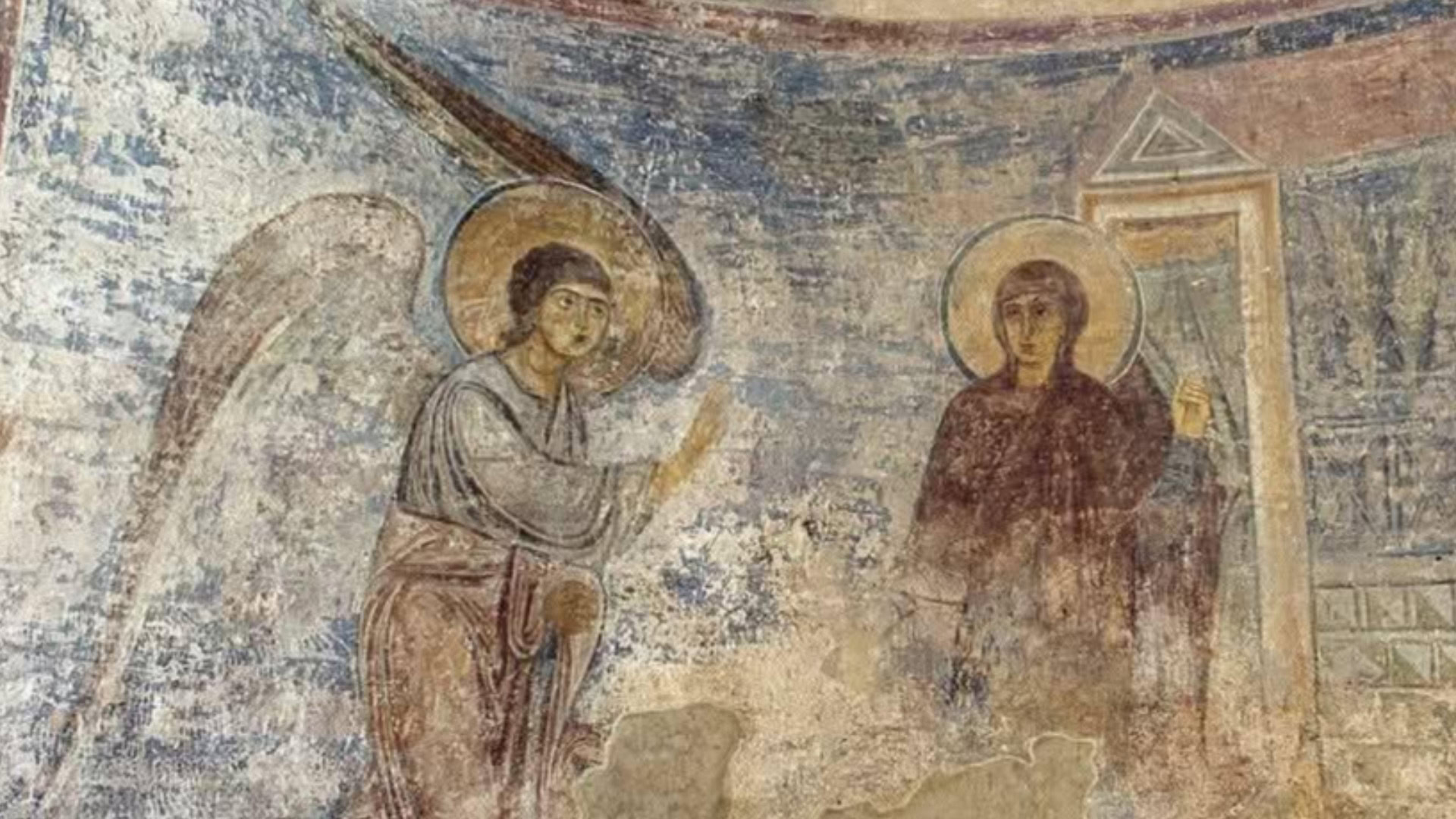 Мозаїка Благовіщення ХІ століття на стовпах тріумфальної арки Софійського собору в Києві