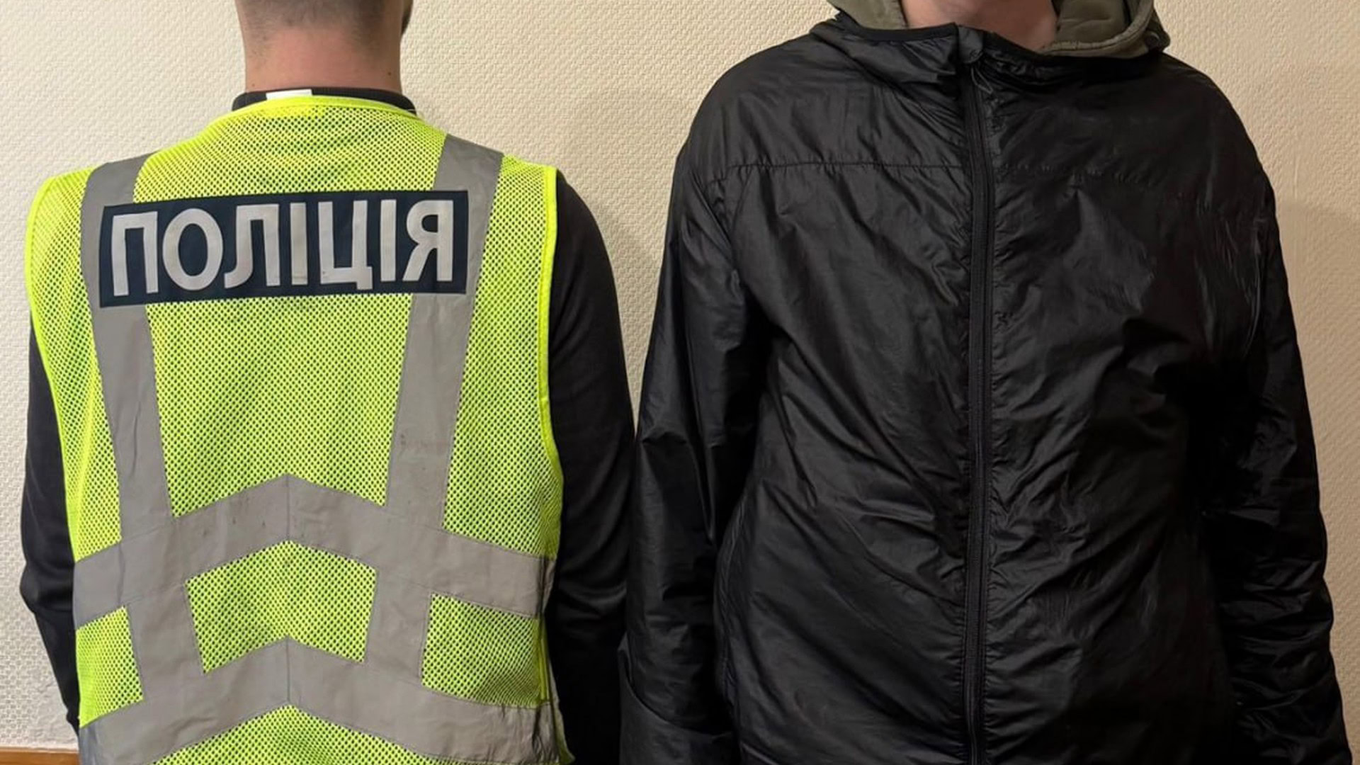 Поліцейські Голосіївського управління встановили особу 27-річного киянина, який розпилив газовий балончик у маршрутці Голосіївського району