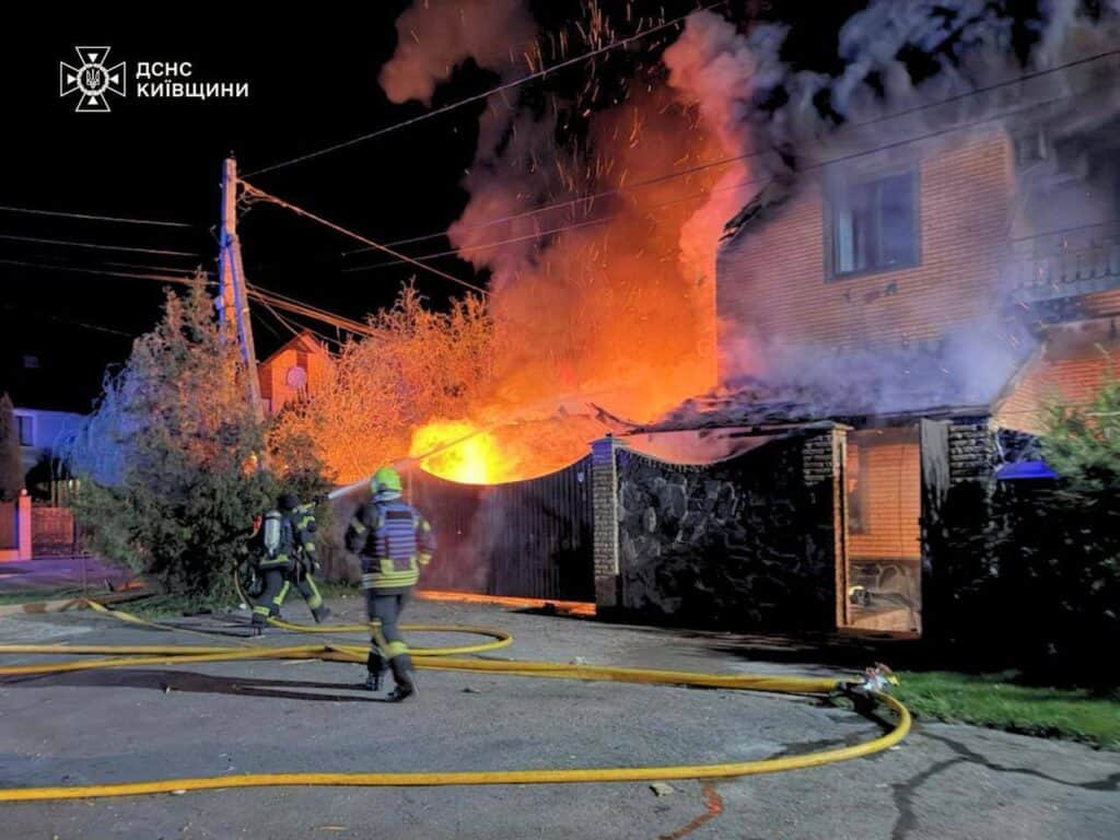 Атака дронів на Київщину: 2 людини поранені пошкоджено 2 будинки