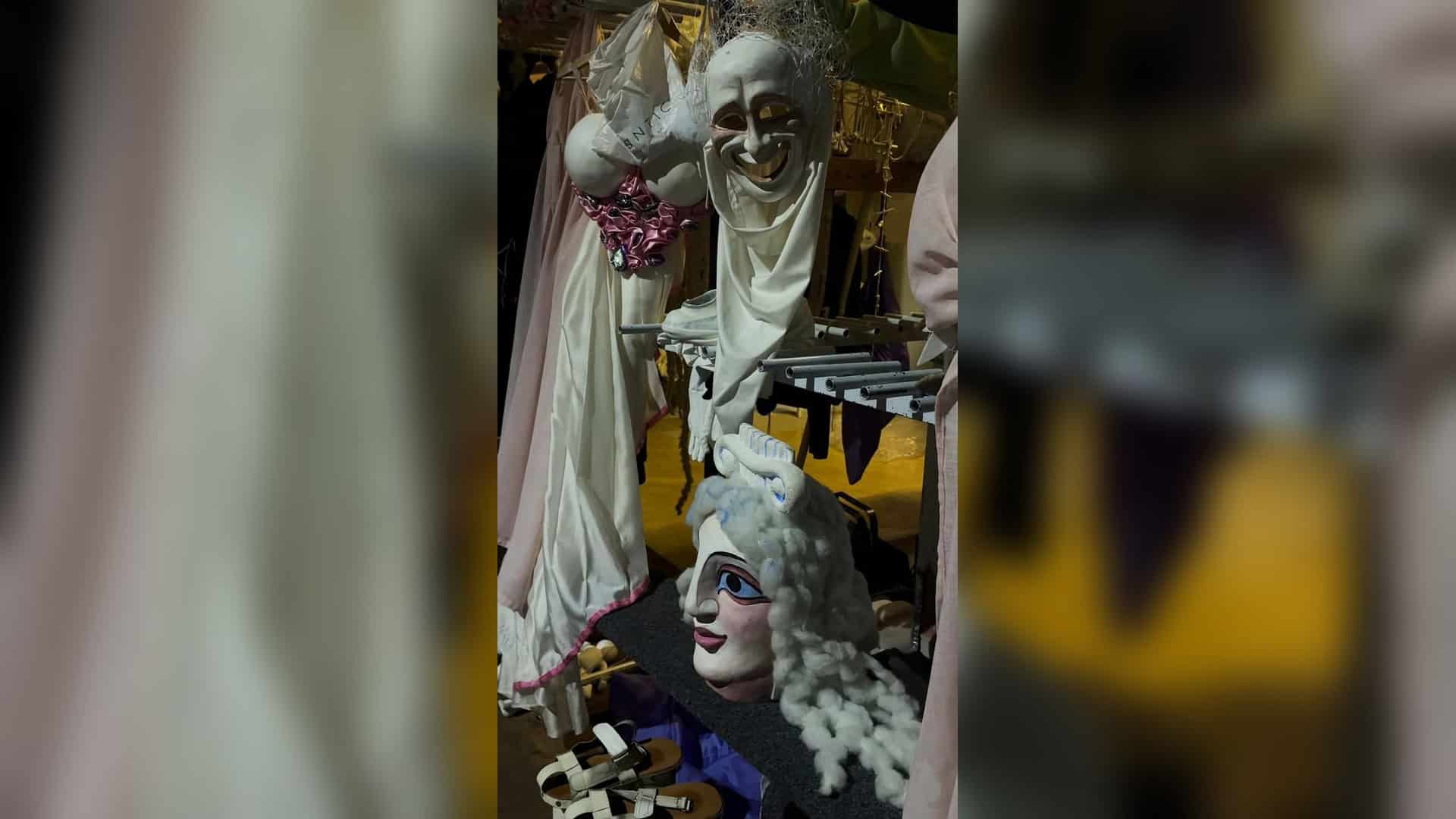 Маски, ляльки та костюми вистави «Енеїда» в Київському академічному театрі ляльок «Замок на горі»