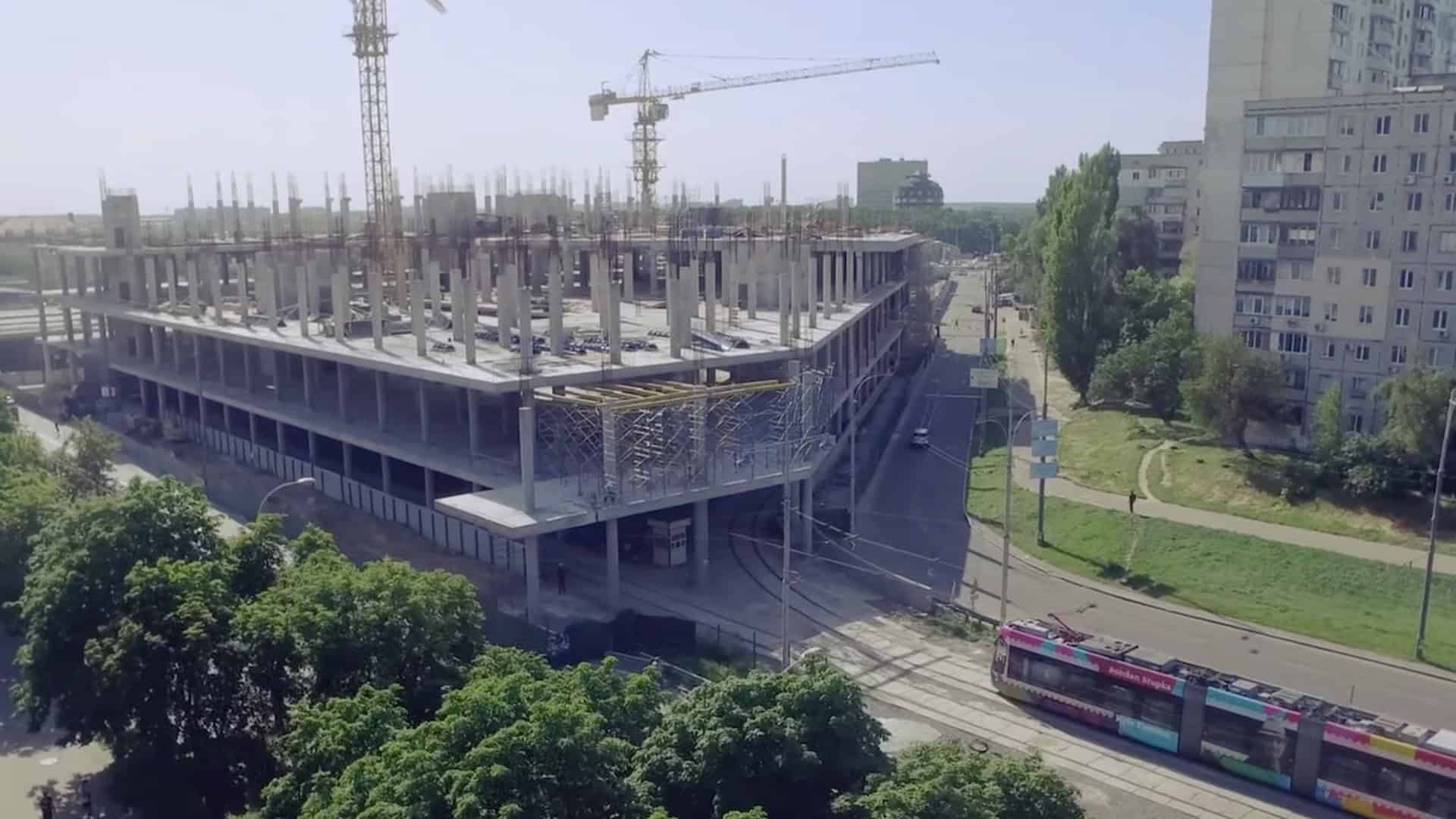 Київ: 376 світлофорів зі звуковим супроводом для незрячих Недобудований торговий центр «Апрель-2» над станцією швидкісного трамвая «Кільцева дорога» на Борщагівці у Києві