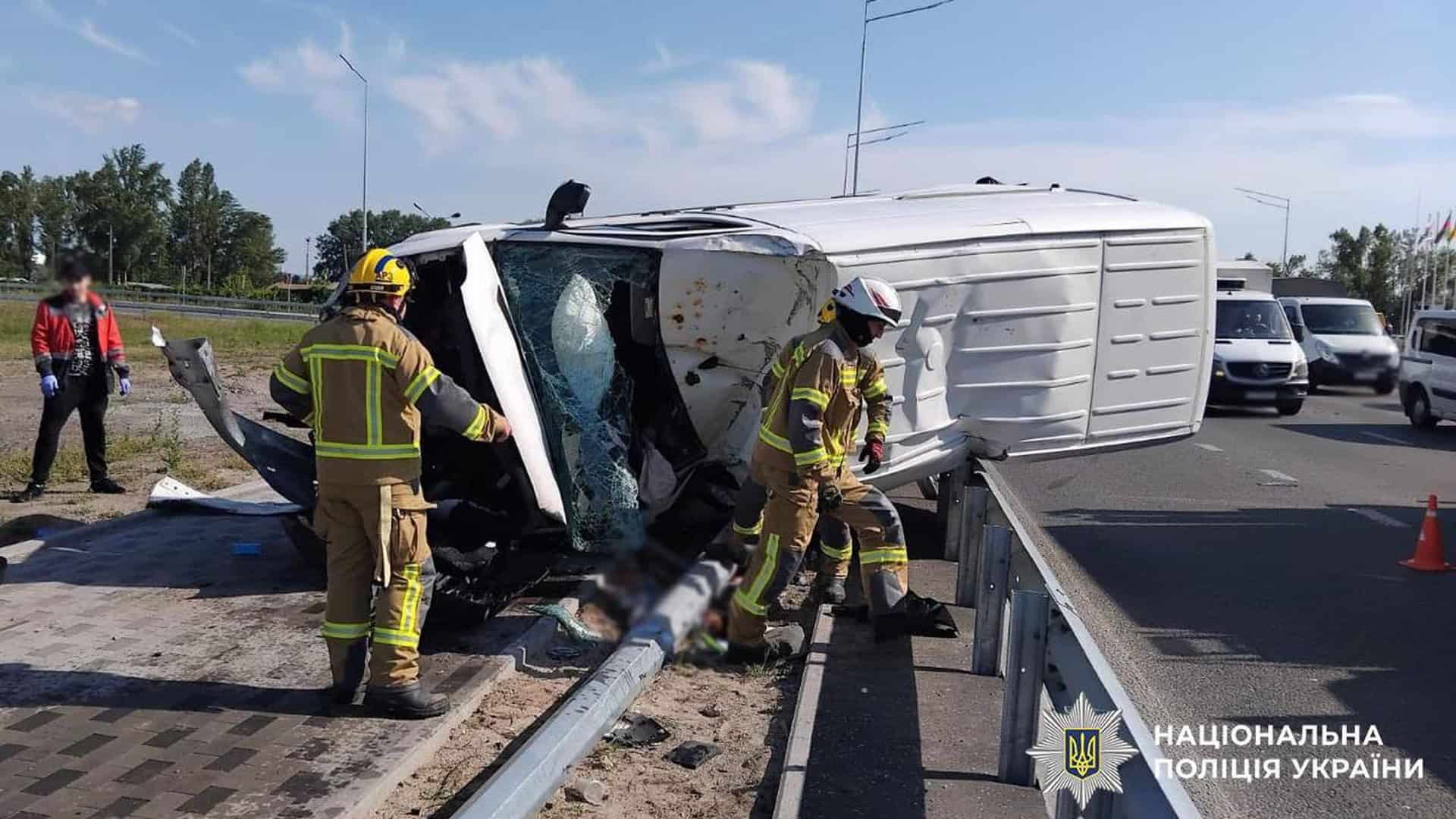 Смертельна ДТП на Богатирській: загинув водій мікроавтобуса