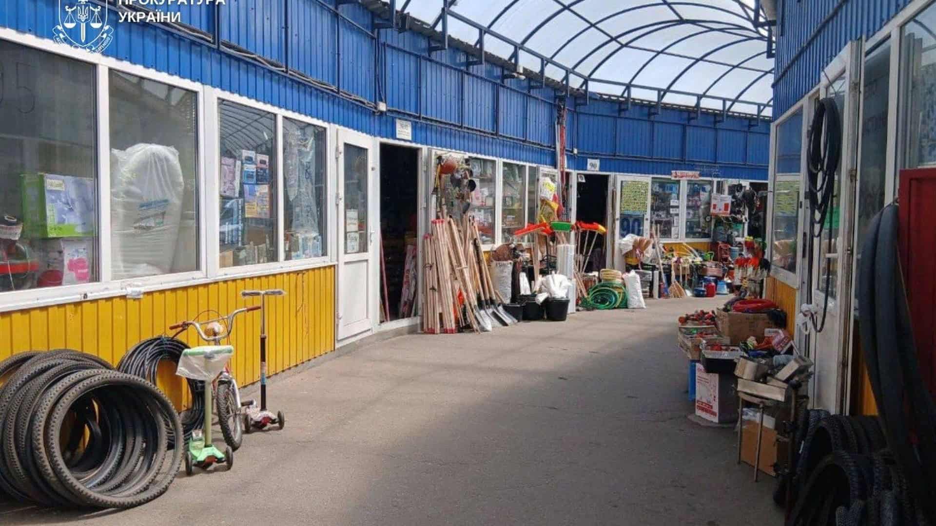 У Києві керівника фірми звинуватили у захопленні 1,4 га землі через підроблені документи