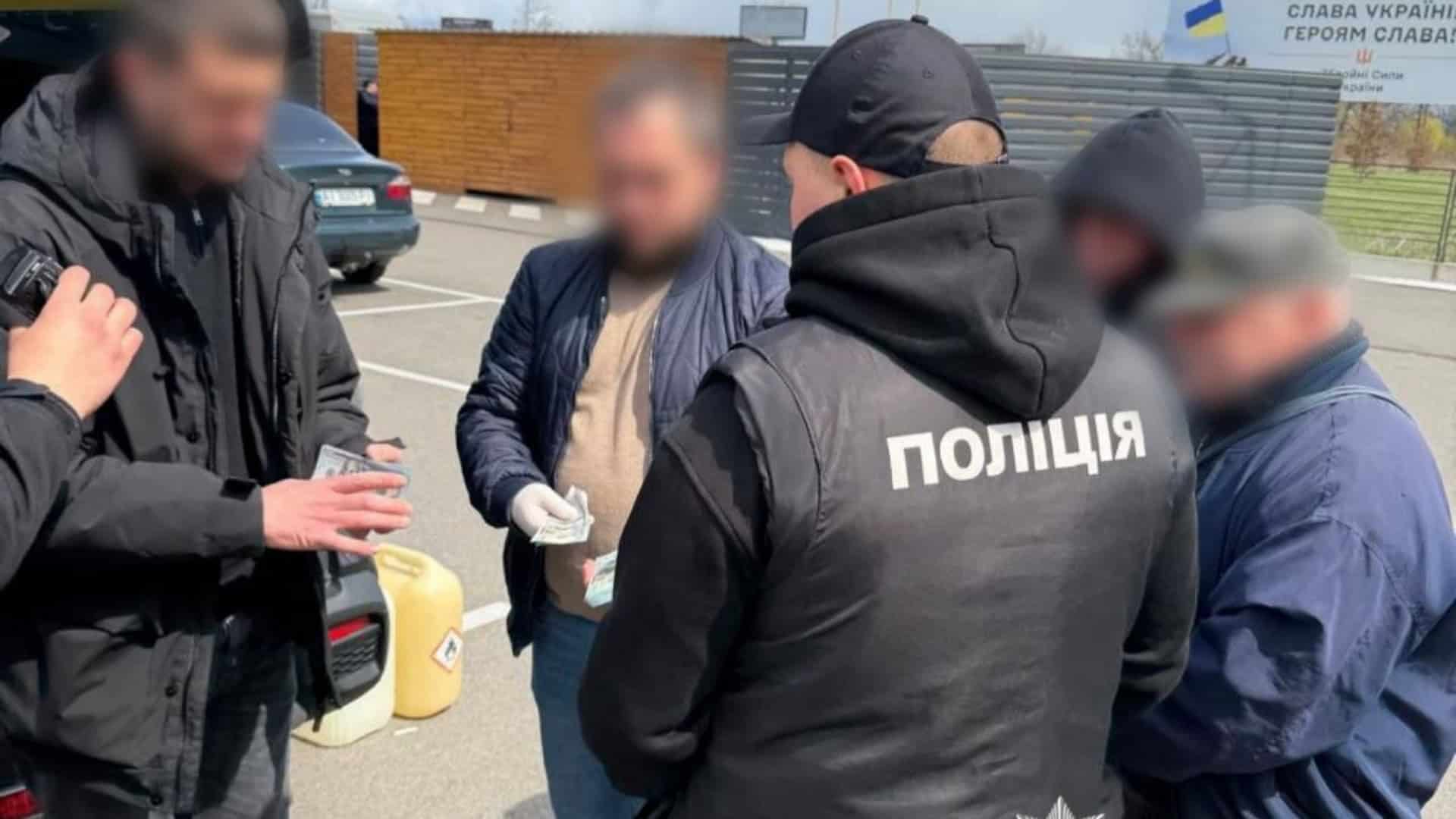 Поліція Київщини затримала керівника лісництва на хабарі у $27 000 за бронювання