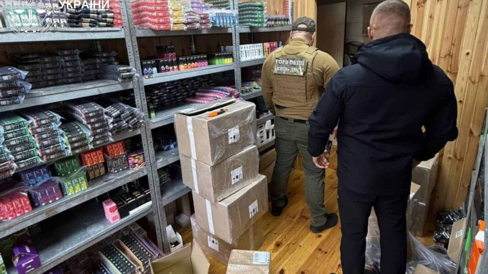 Парк «Володимирська гірка»: 10 гектарів історії над Дніпром Житель Вінниччини торгував підробленими вейпами на 10 млн грн