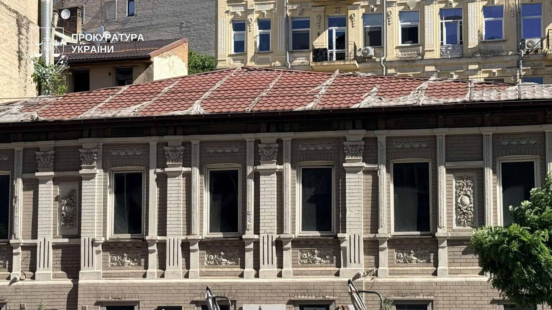 Фасад будинку-пам'ятки по вул. Саксаганського, 38 у Києві — зразок забудови середини XIX ст. у стилі неоренесанс