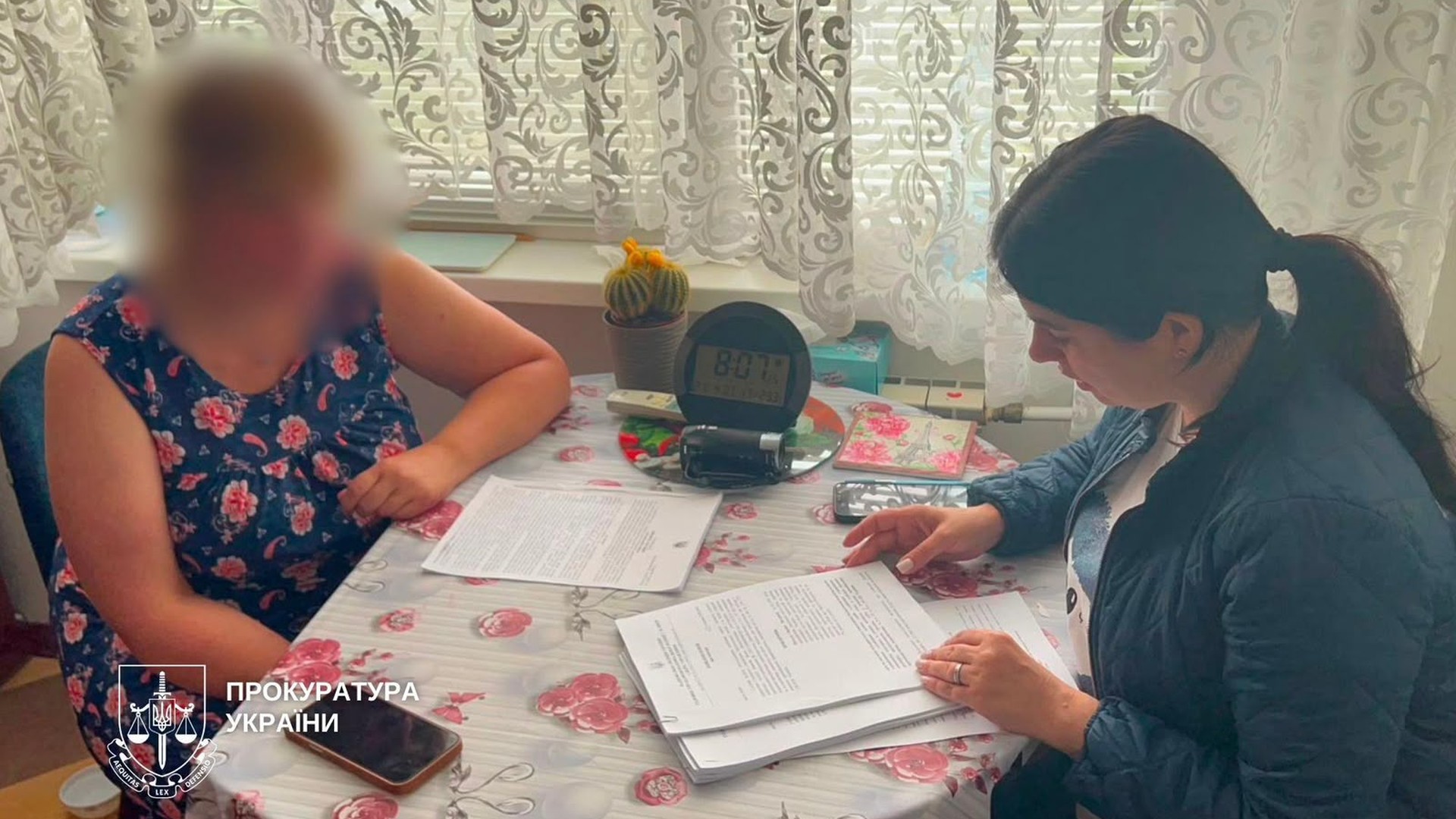 Посадовець «Київзеленбуду» не задекларував активи на 9,6 млн грн Будівля Управління освіти Деснянської РДА у Києві — чиновників викрили на розкраданні 3 млн грн через завищені ціни на продукти для шкіл