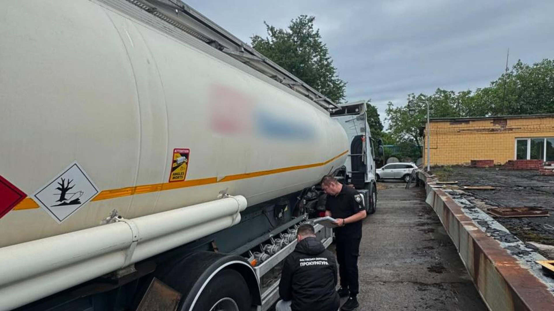 Підтоплення в Обухові та Тарасівці: ДСНС відкачує воду Поліцейські вилучили 86 тисяч літрів фальсифікованого пального та документацію схеми на Київщині на 200 млн грн