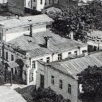 Фрагмент старої панорами Києва з висоти: садибна забудова непарної сторони Володимирської вулиці на початку XX століття