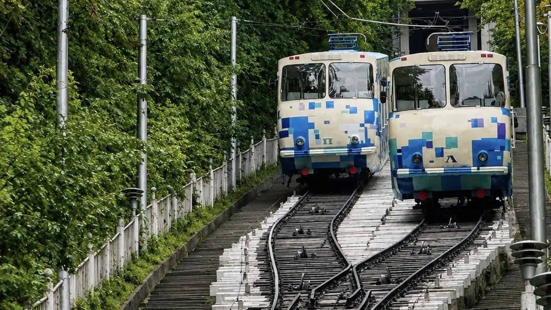 Трамваї №12 і №17 затримуються на Пущі-Водиці: запустили автобус №12Т Київський фунікулер зупиняється на плановий ремонт з 13 липня до 21 серпня 2026 року — 40 днів без роботи