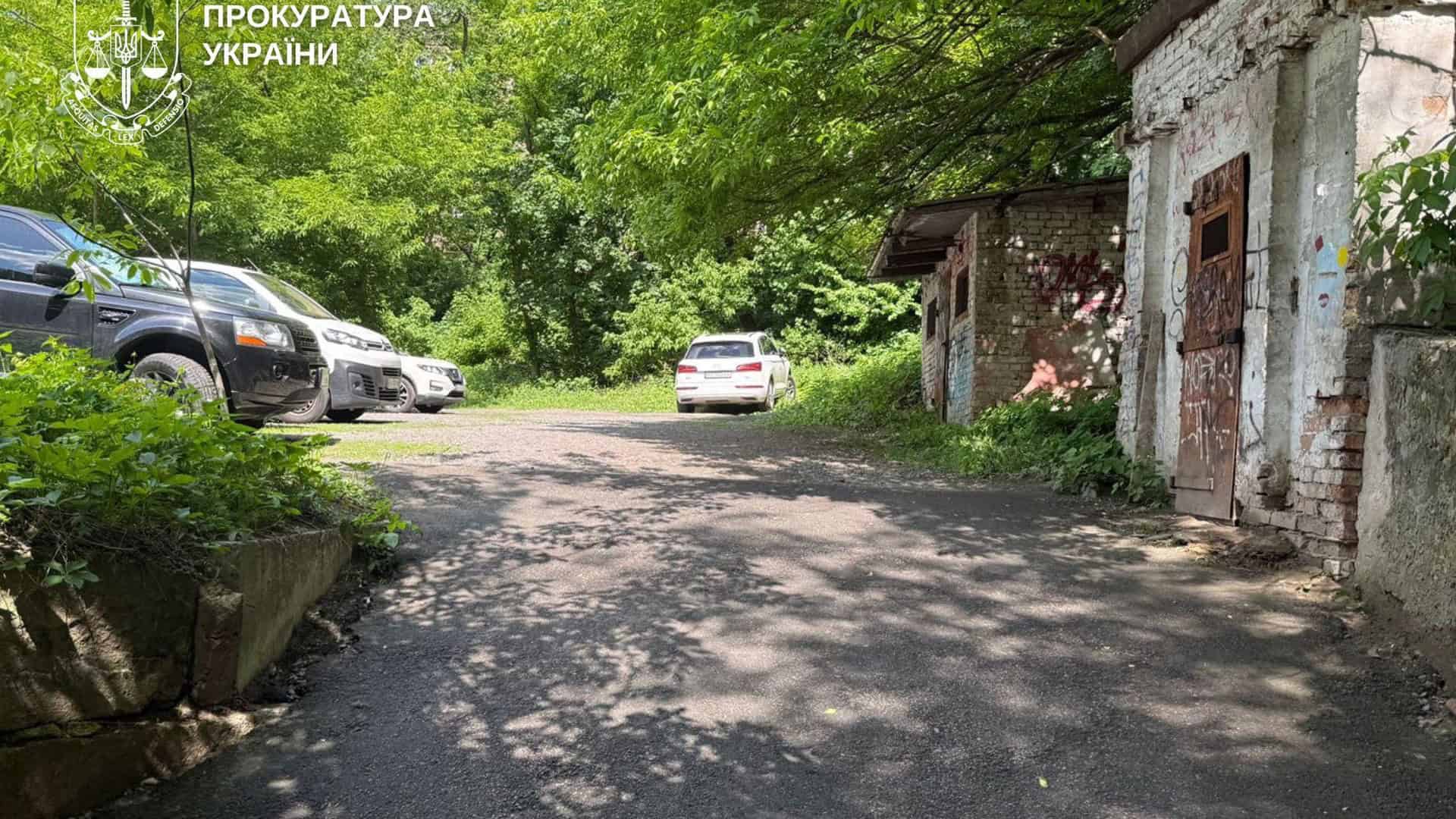Наркоугруповання з Дружківки торгувало через пошту в 3 областях Вулиця Михайлівська біля Майдану Незалежності у Києві, де розташована земельна ділянка вартістю 30 млн грн в зоні ЮНЕСКО