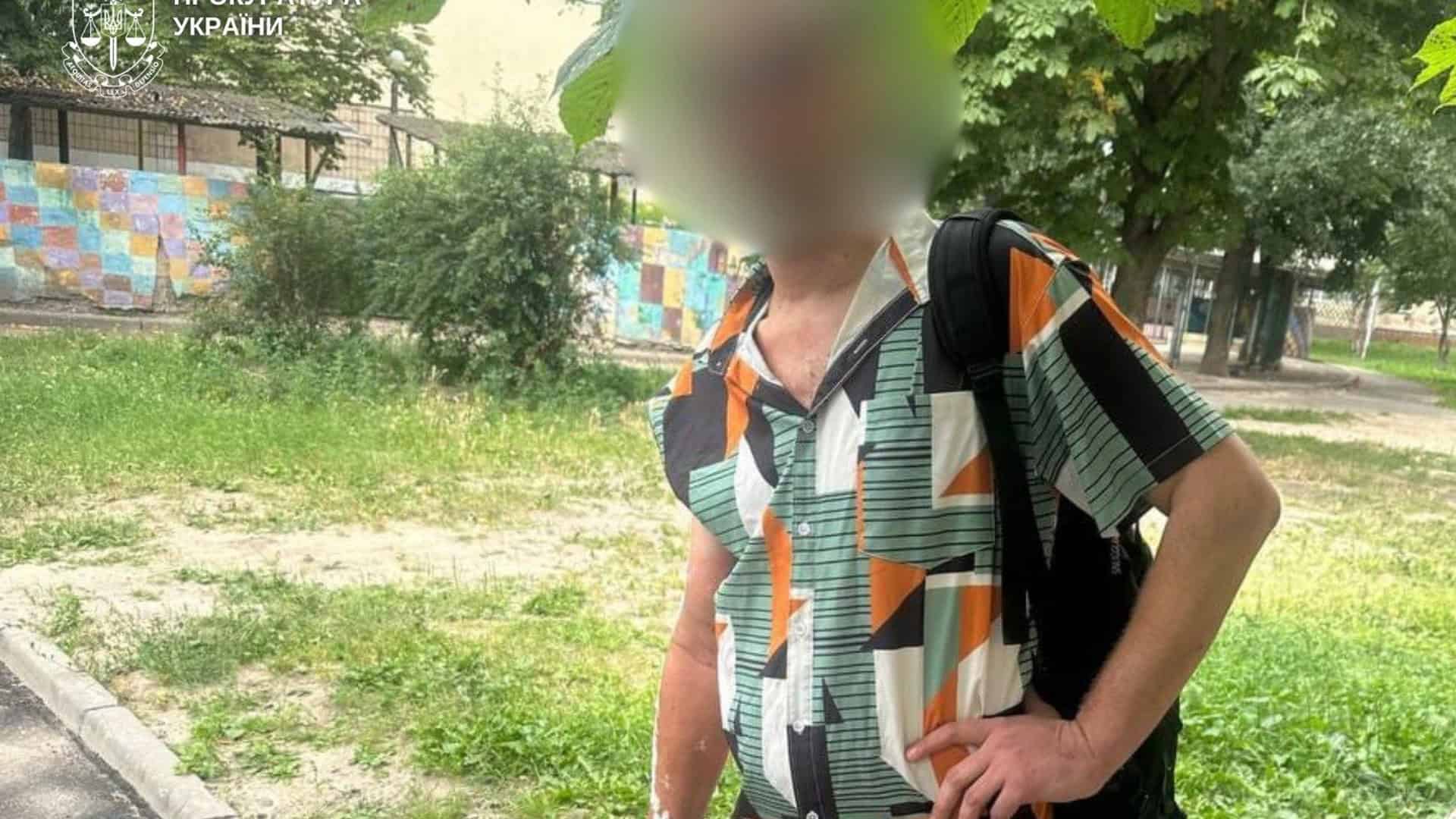 Грабіж на ярмарку в Києві: справа 23-річного зловмисника вже в суді Обгорілий автомобіль BMW X5 після підпалу в Подільському районі Києва — 36-річний підозрюваний розбив скло молотком і підпалив салон