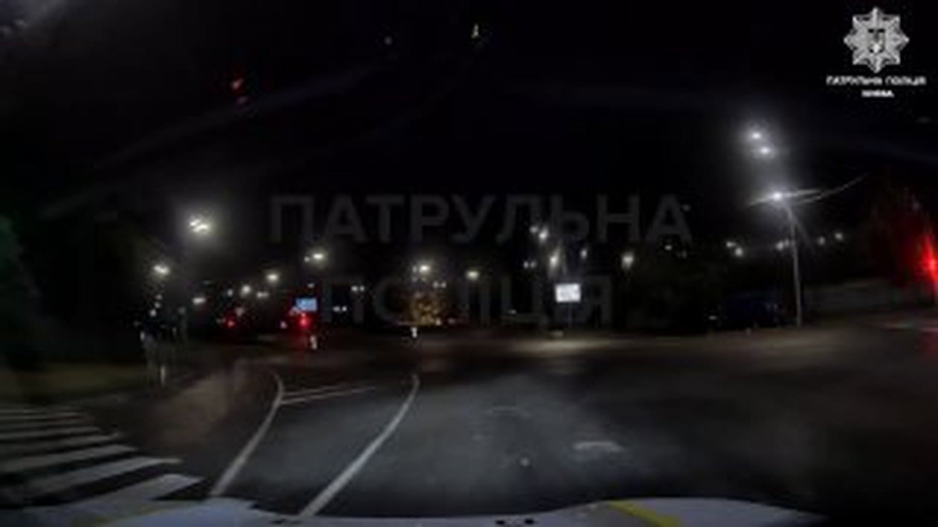 Патрульні у Печерському районі Києва зупинили водійку Mercedes, яка їхала зустрічкою з показником 1,20 проміле алкоголю