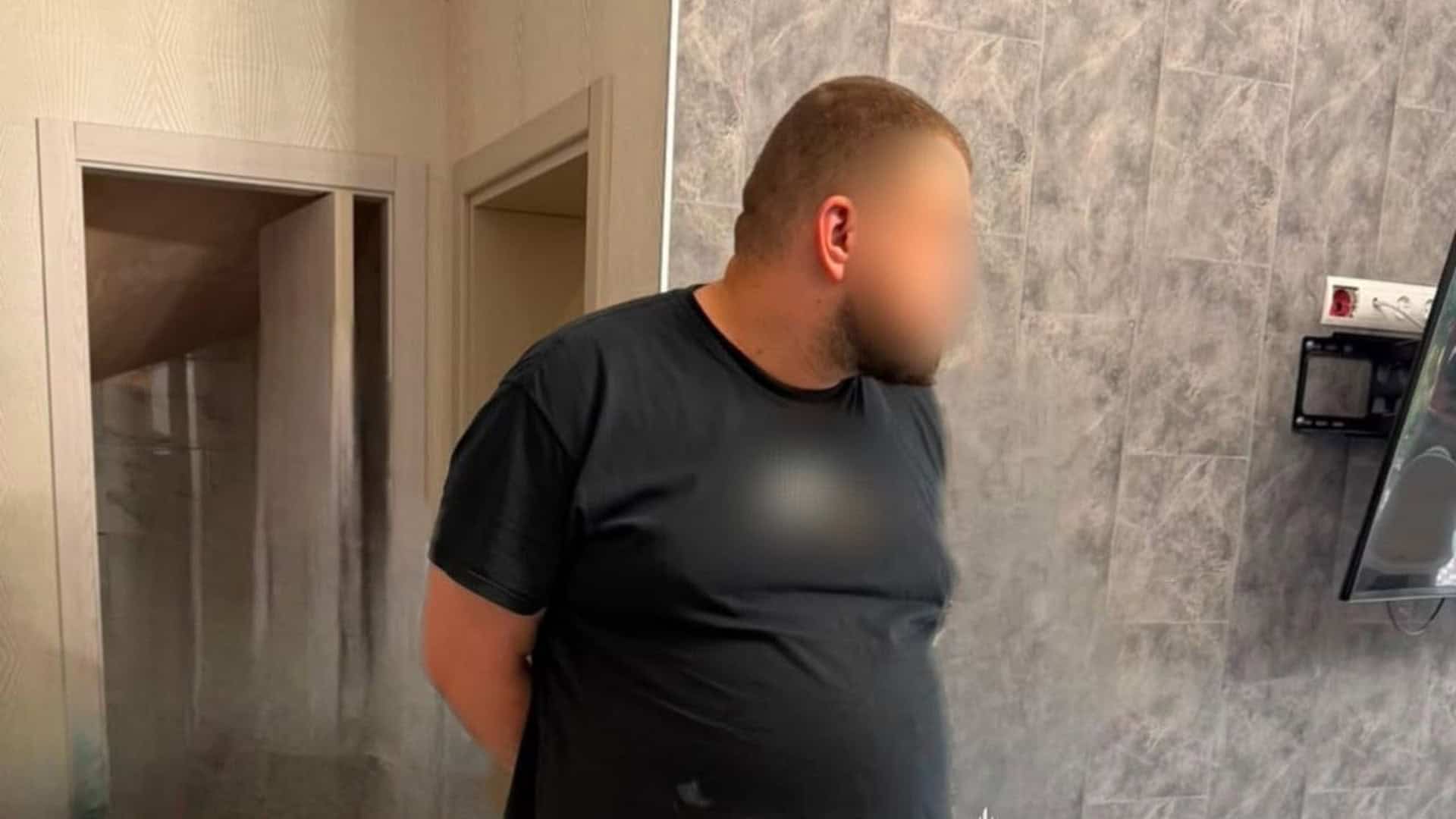 Чабани: рятувальники спустили непритомного чоловіка з третього поверху Поліцейські Київщини викрили 32-річного чоловіка, який вкрав 23 тисячі гривень в інтернет-магазину косметики через підроблені транзакції