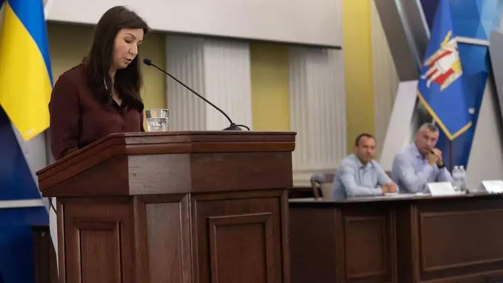 Амбулаторія №5 Голосіївського переїхала на Героїв Маріуполя після обстрілу Київ виділив майже 49,6 млн грн з міського бюджету на забезпечення лікарень резервними джерелами електро-, водо- та теплопостачання. Директорка Департ