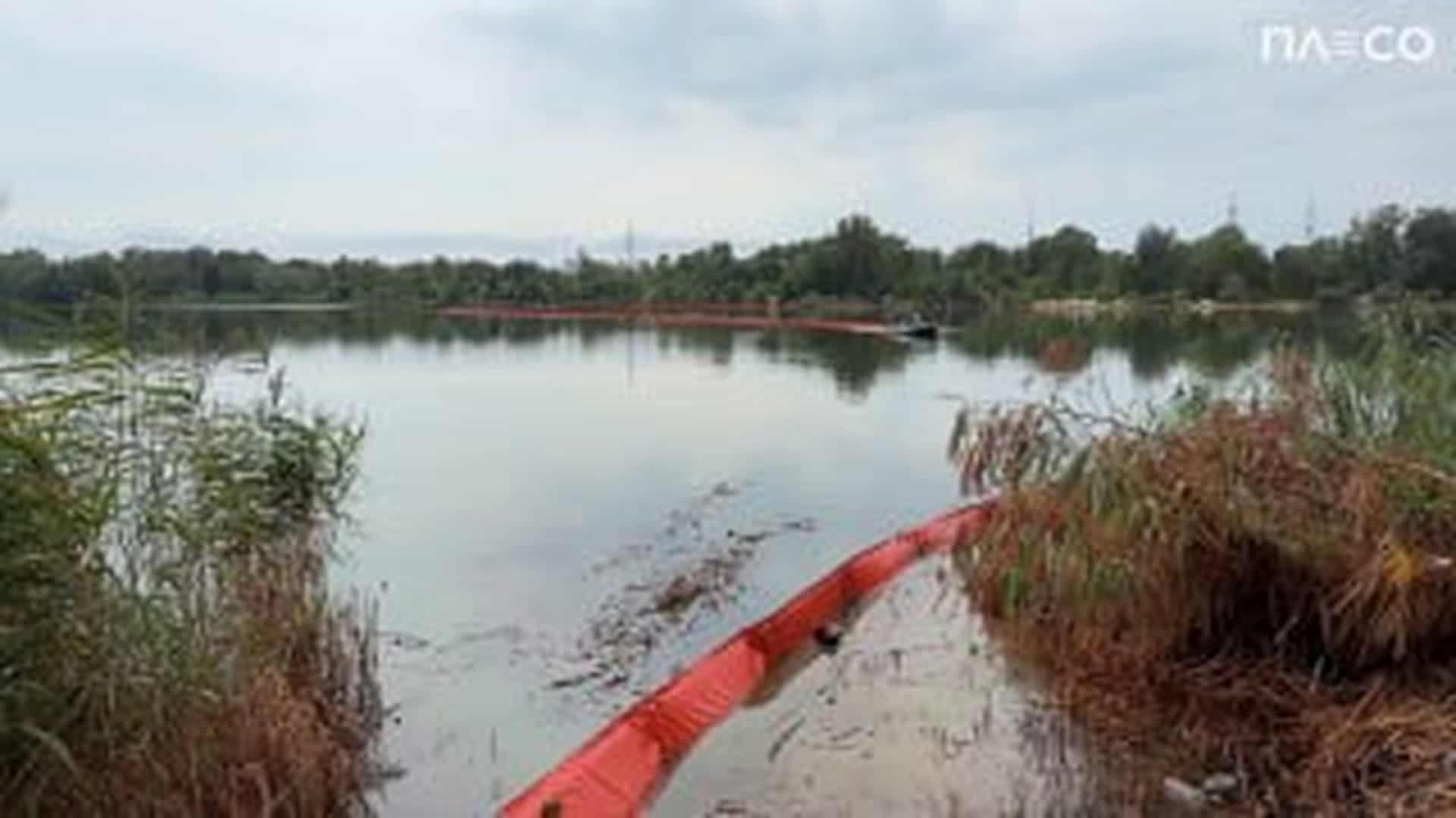 Залучили понад 400 рятувальників та 90 одиниць техніки — остаточні дані про жертви Фахівці КП «Плесо» відновлюють загороджувальні бони на озері Кирилівське після забруднення нафтопродуктами внаслідок ворожої атаки 8 серпня