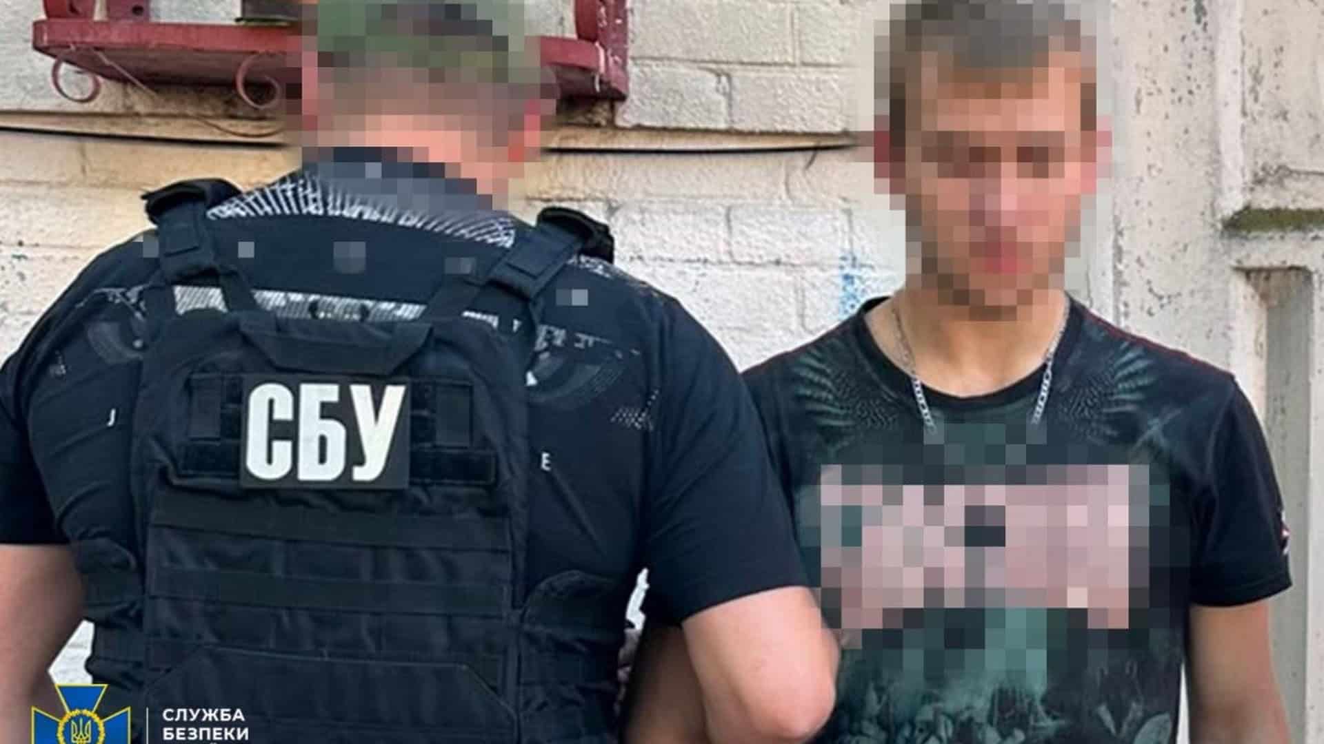 Співробітники СБУ затримали завербованого ФСБ коригувальника ударів по Києву — вилучено смартфон з доказами розвідки
