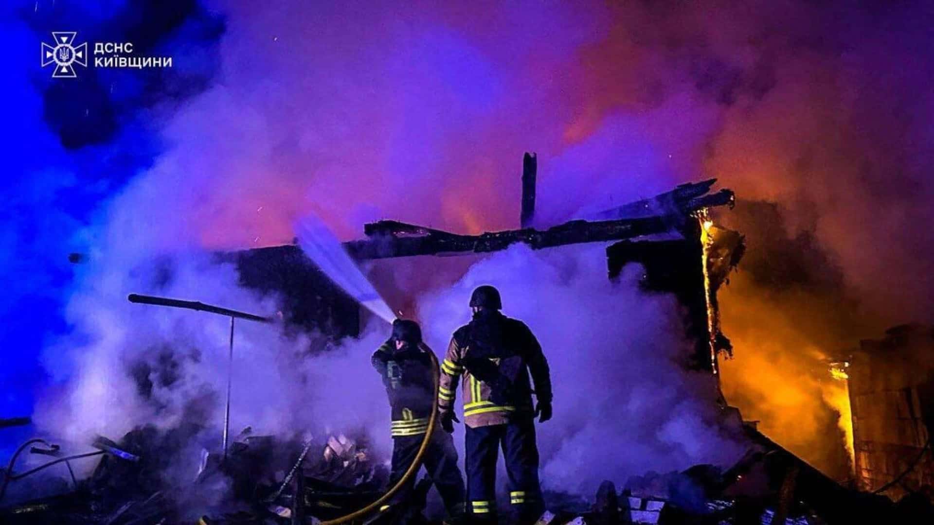 У Києві засудили трьох грабіжників, які нападали на перехожих у Солом’янському районі Наслідки ворожого обстрілу на Київщині, працюють рятувальні служби